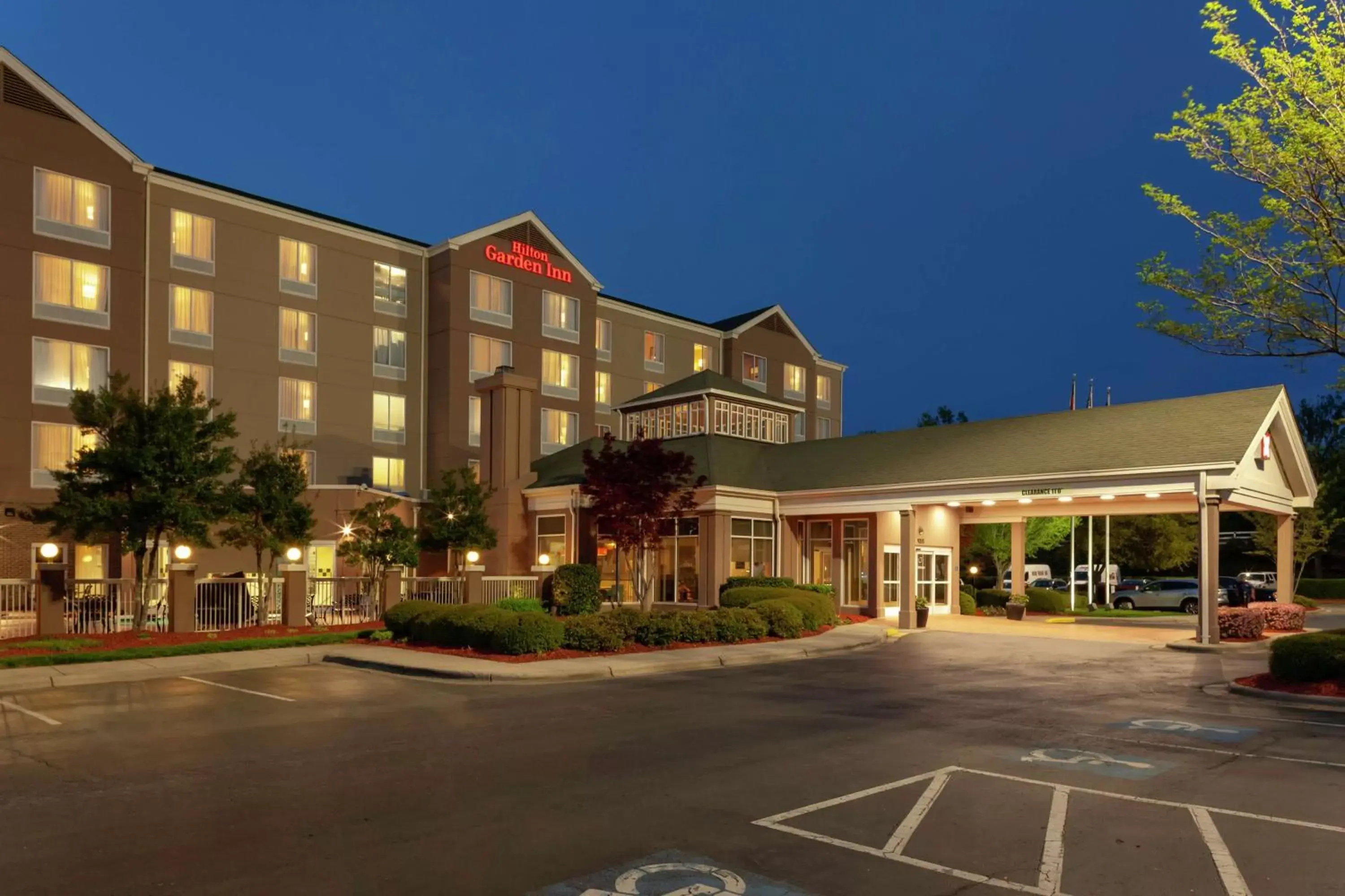 Property Building in Hilton Garden Inn Charlotte North