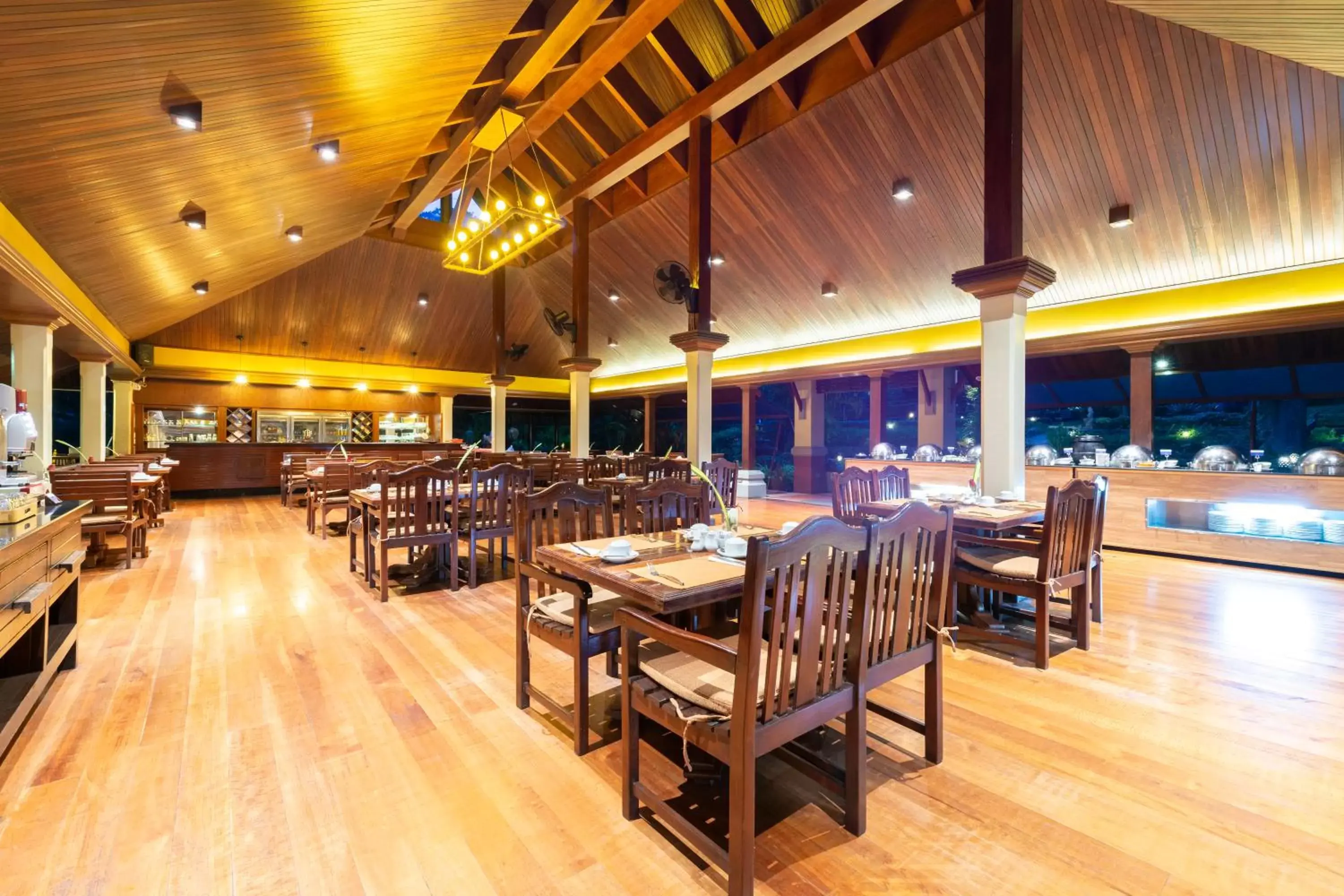 Restaurant/Places to Eat in Khaolak Bayfront Resort