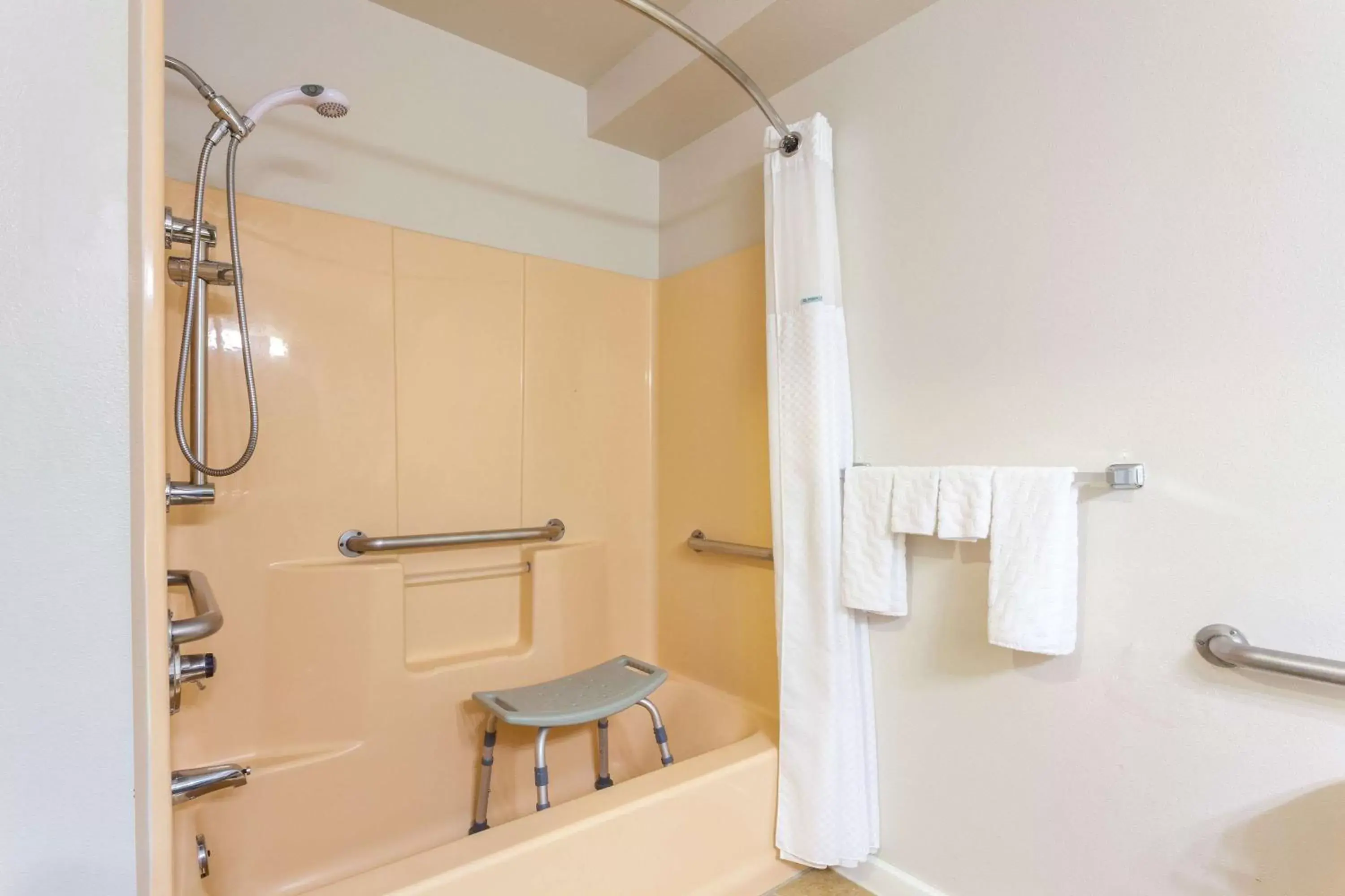 Bathroom in Baymont INN & Suites by Wyndham