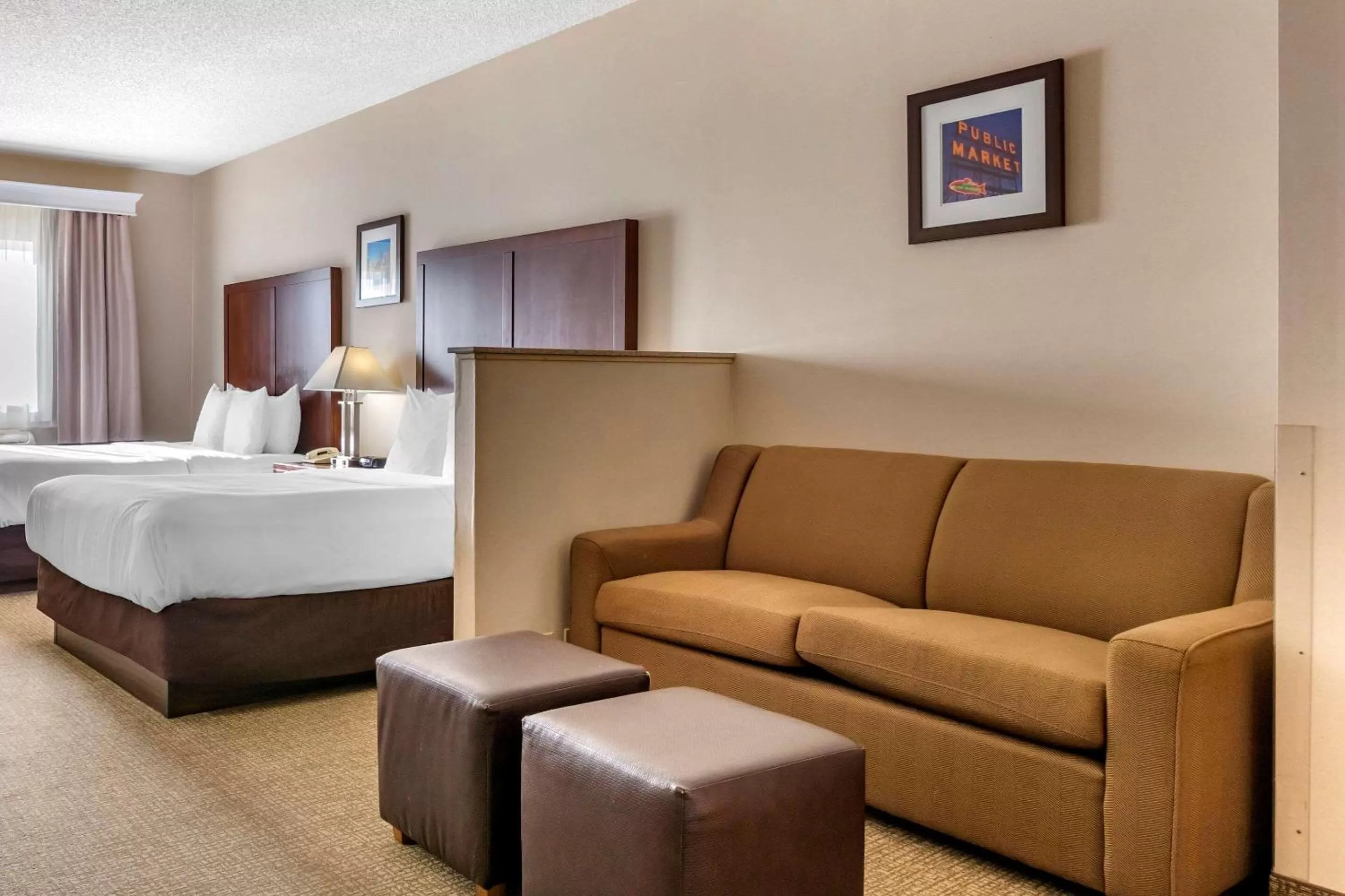 Photo of the whole room, Bed in Comfort Inn & Suites Seattle North