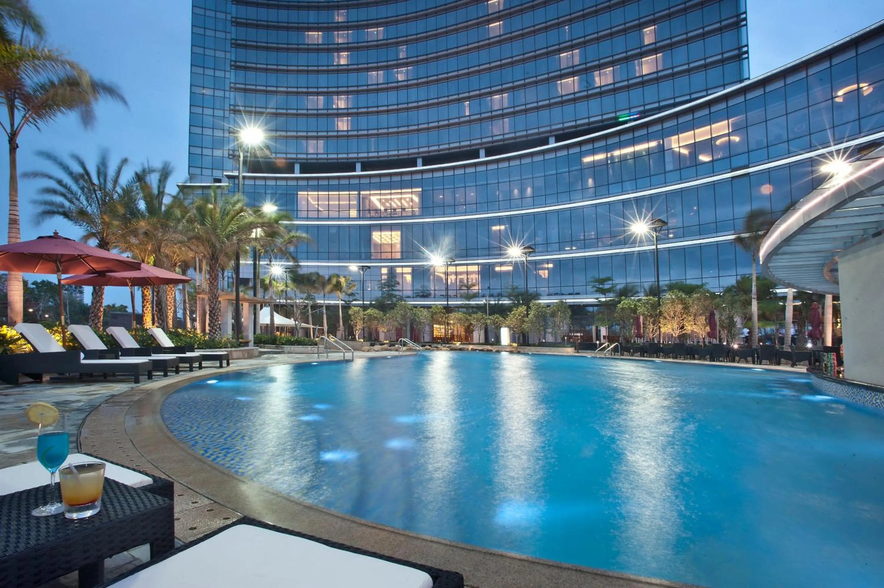 Swimming pool in Crowne Plaza Huizhou by IHG