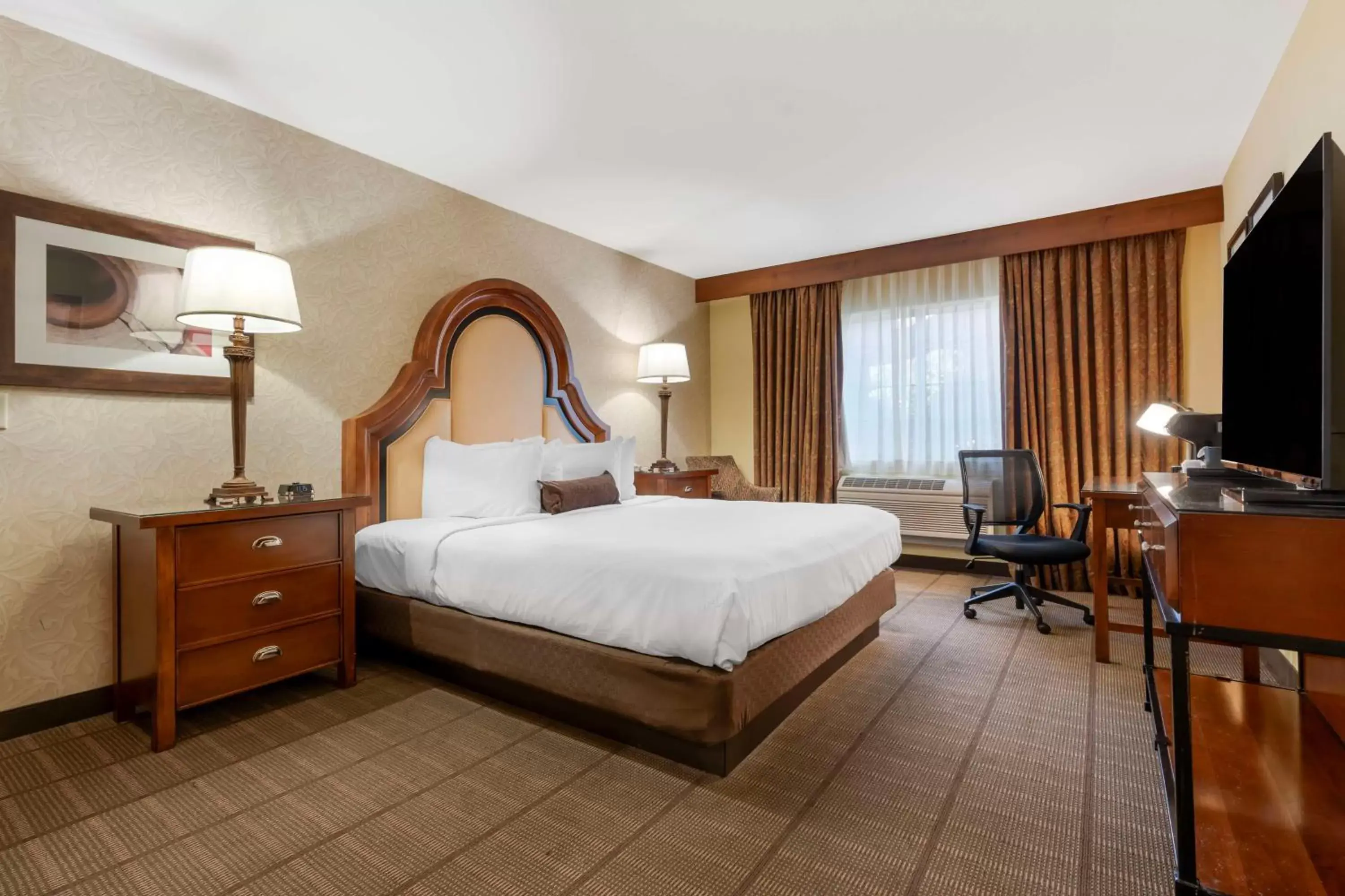 Bedroom, Bed in Best Western Plus Boomtown Casino Hotel