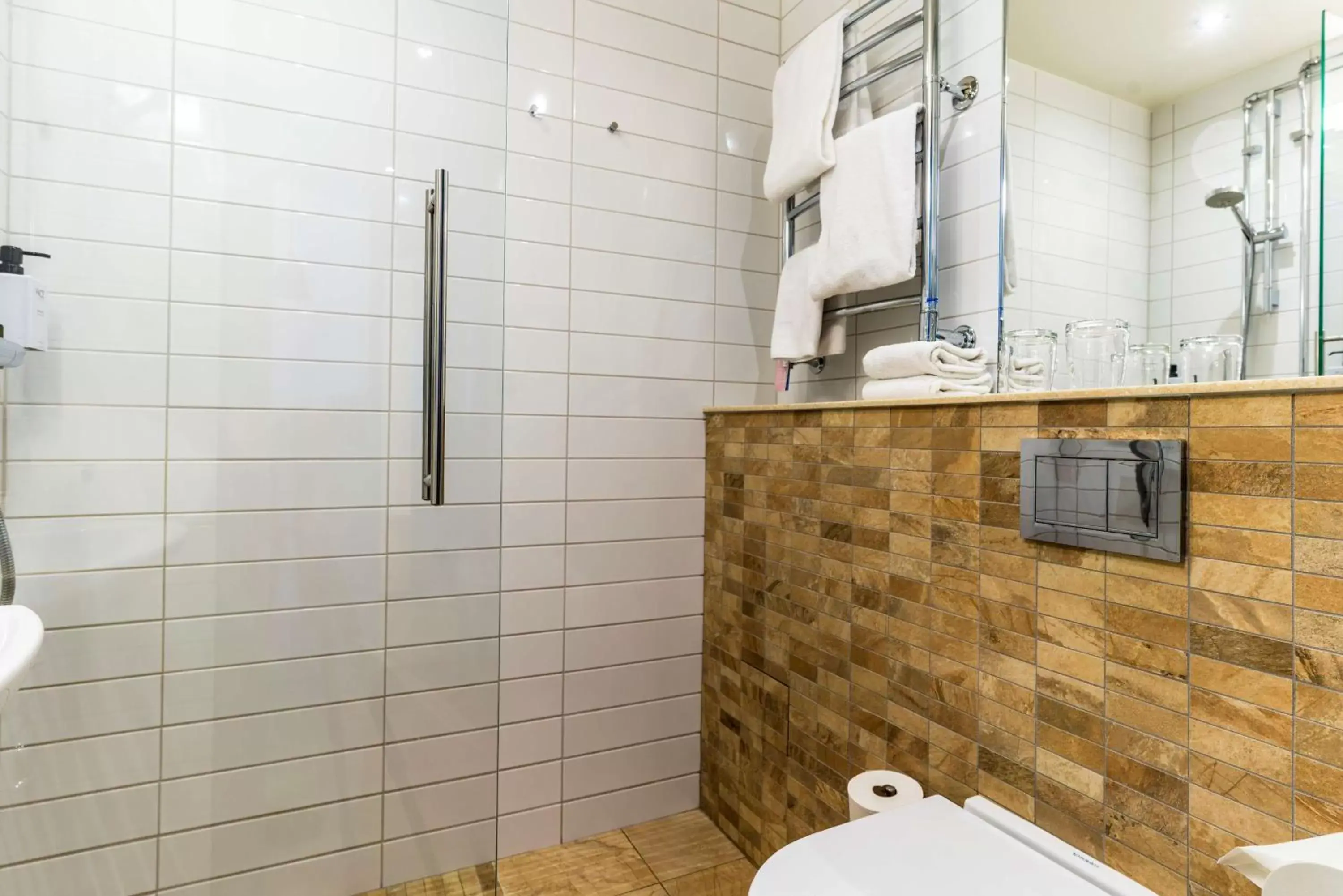 Bathroom in Scandic Stora Hotellet