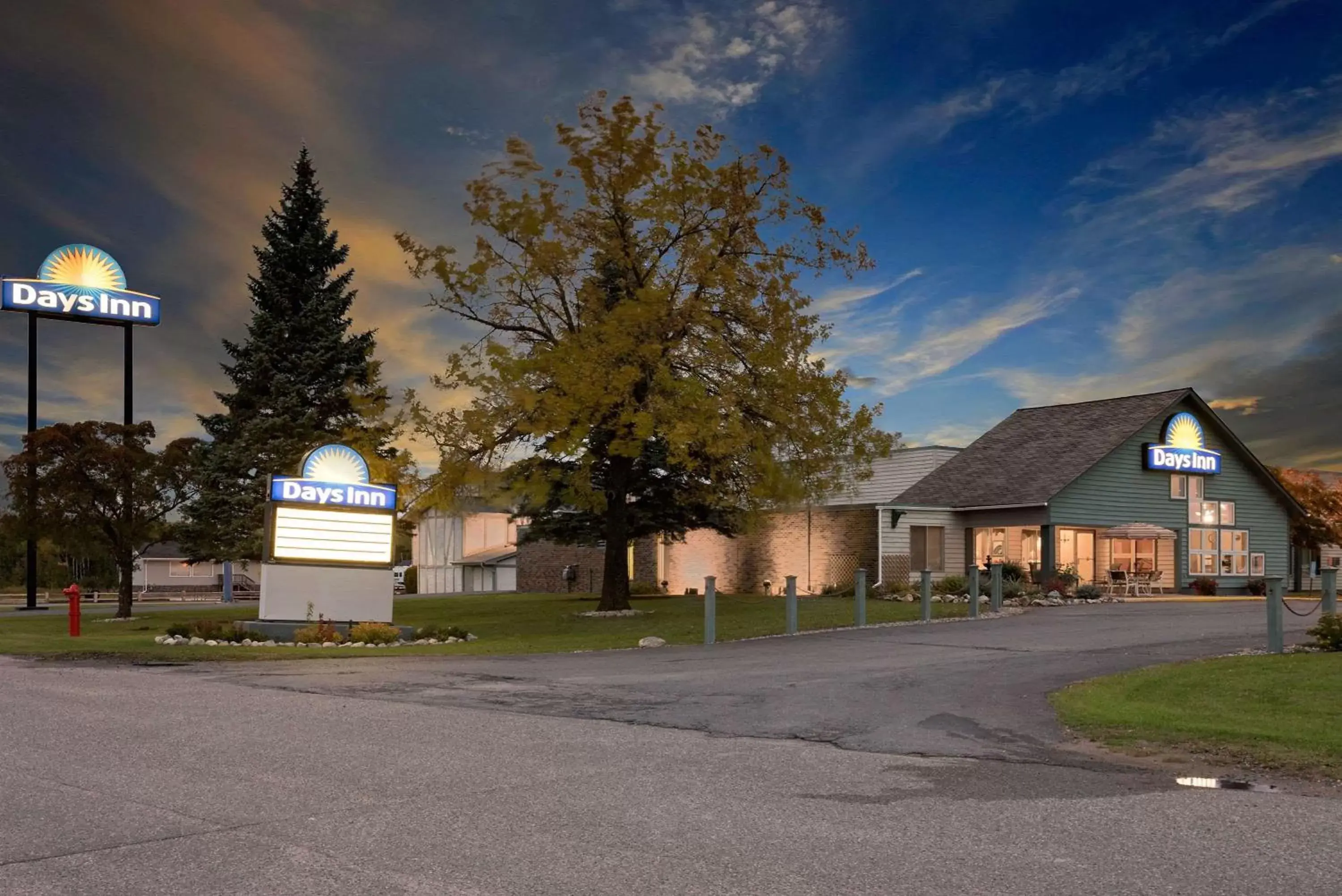 Property Building in Days Inn by Wyndham International Falls