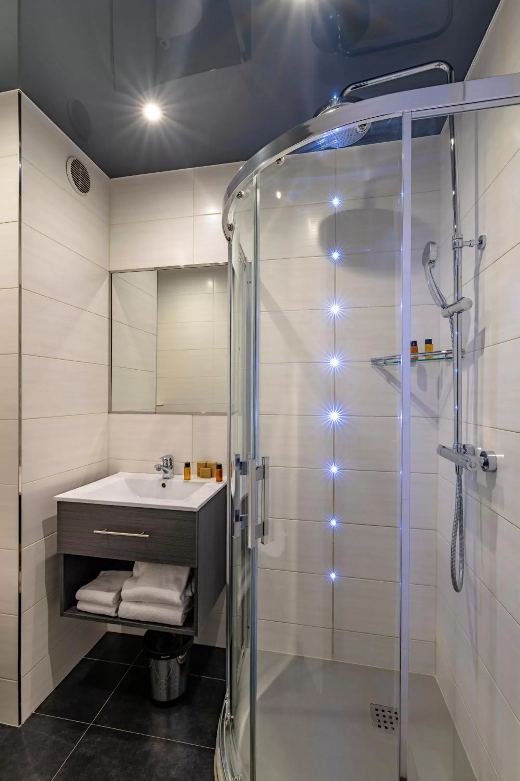 Bathroom in Hotel Residence Europe & Spa