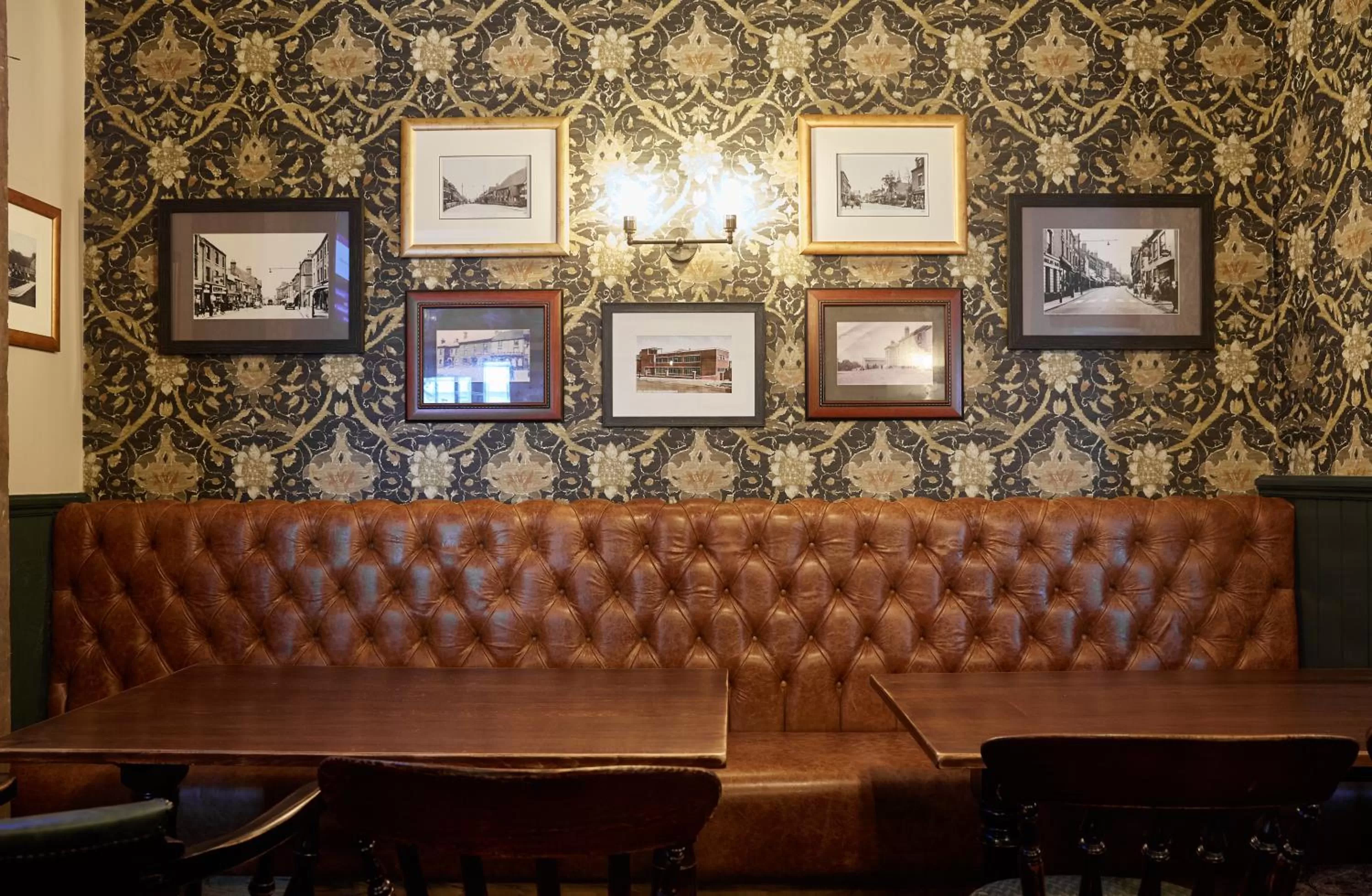 Lounge or bar in Sun Inn