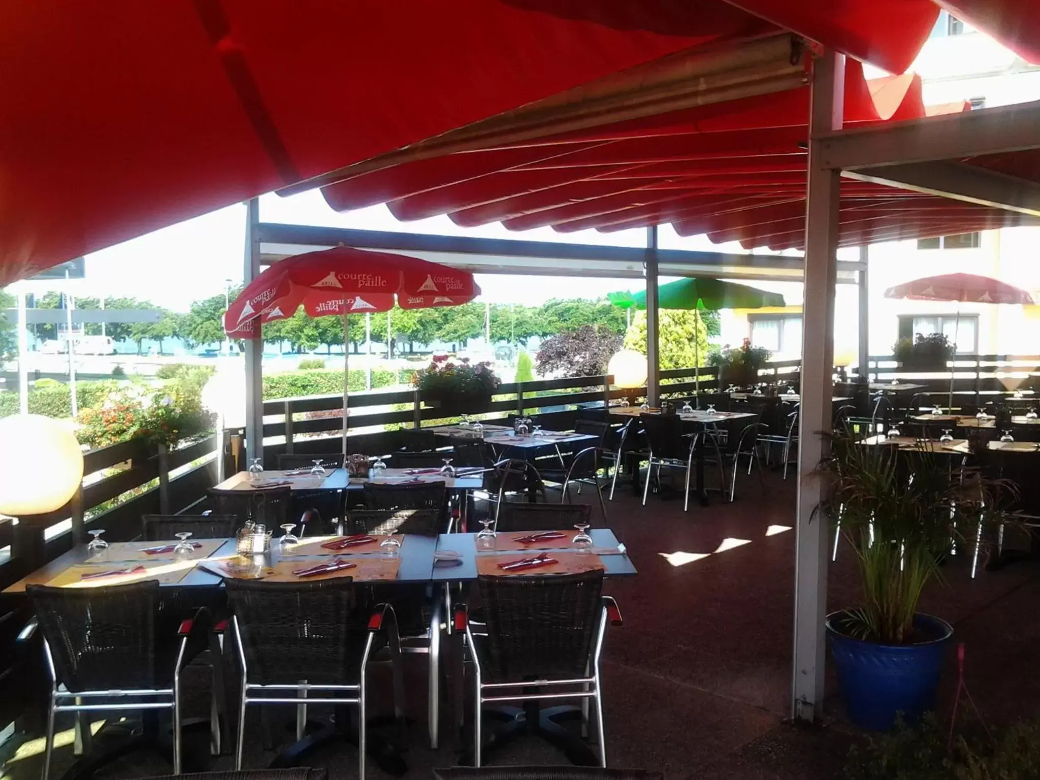 Balcony/Terrace, Restaurant/Places to Eat in ibis Bordeaux Lac