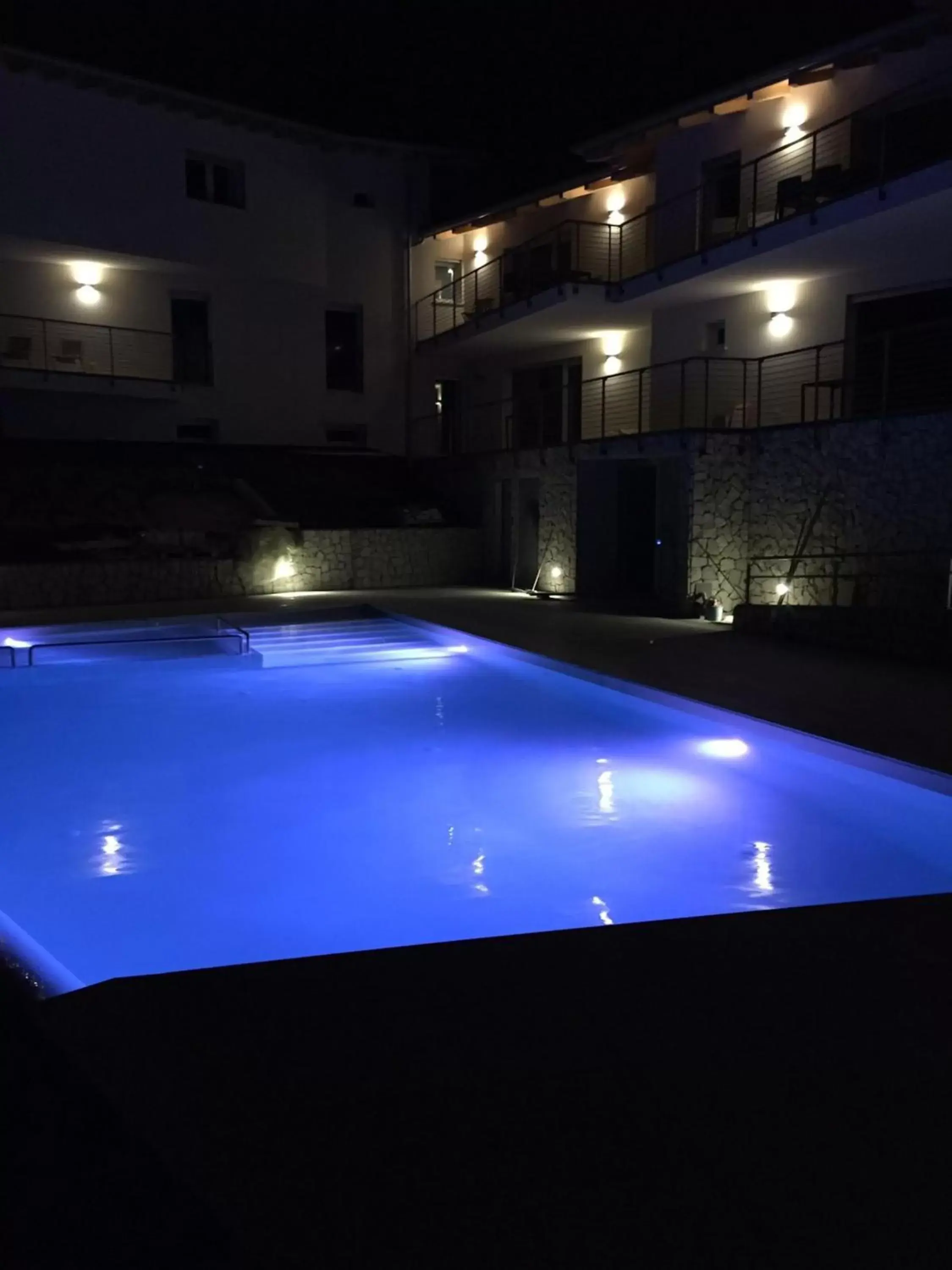 Property building, Swimming Pool in Terrazze sul Garda