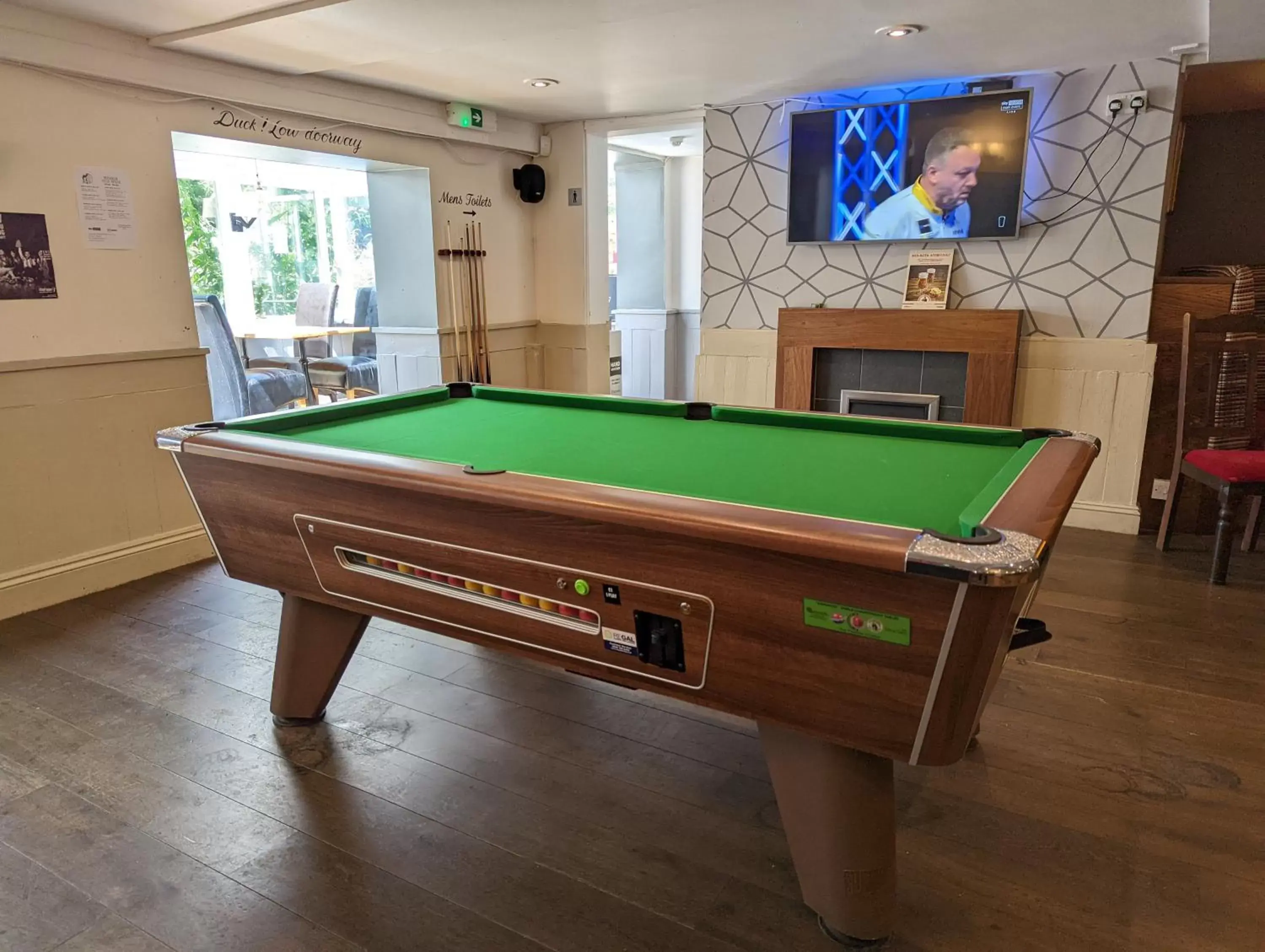 Lounge or bar, Billiards in Barley Sheaf, Old Bridge Street EN SUITE ROOMS, ROOM ONLY