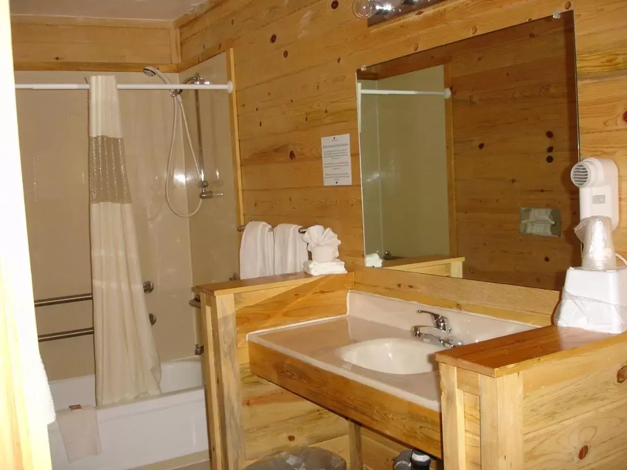 Bathroom in Georgetown Mountain Inn