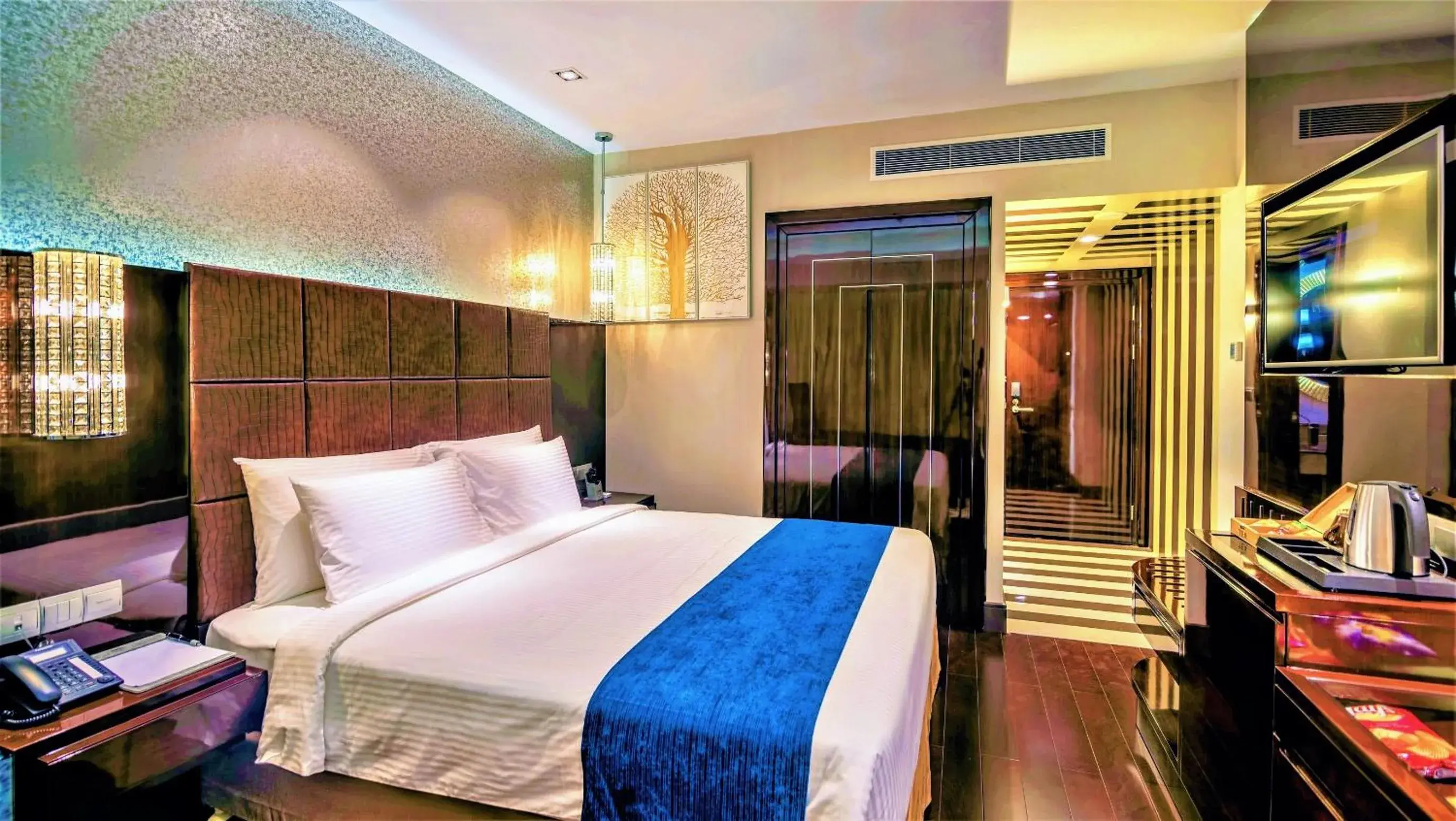 Bedroom, Bed in The Raintree Dhaka