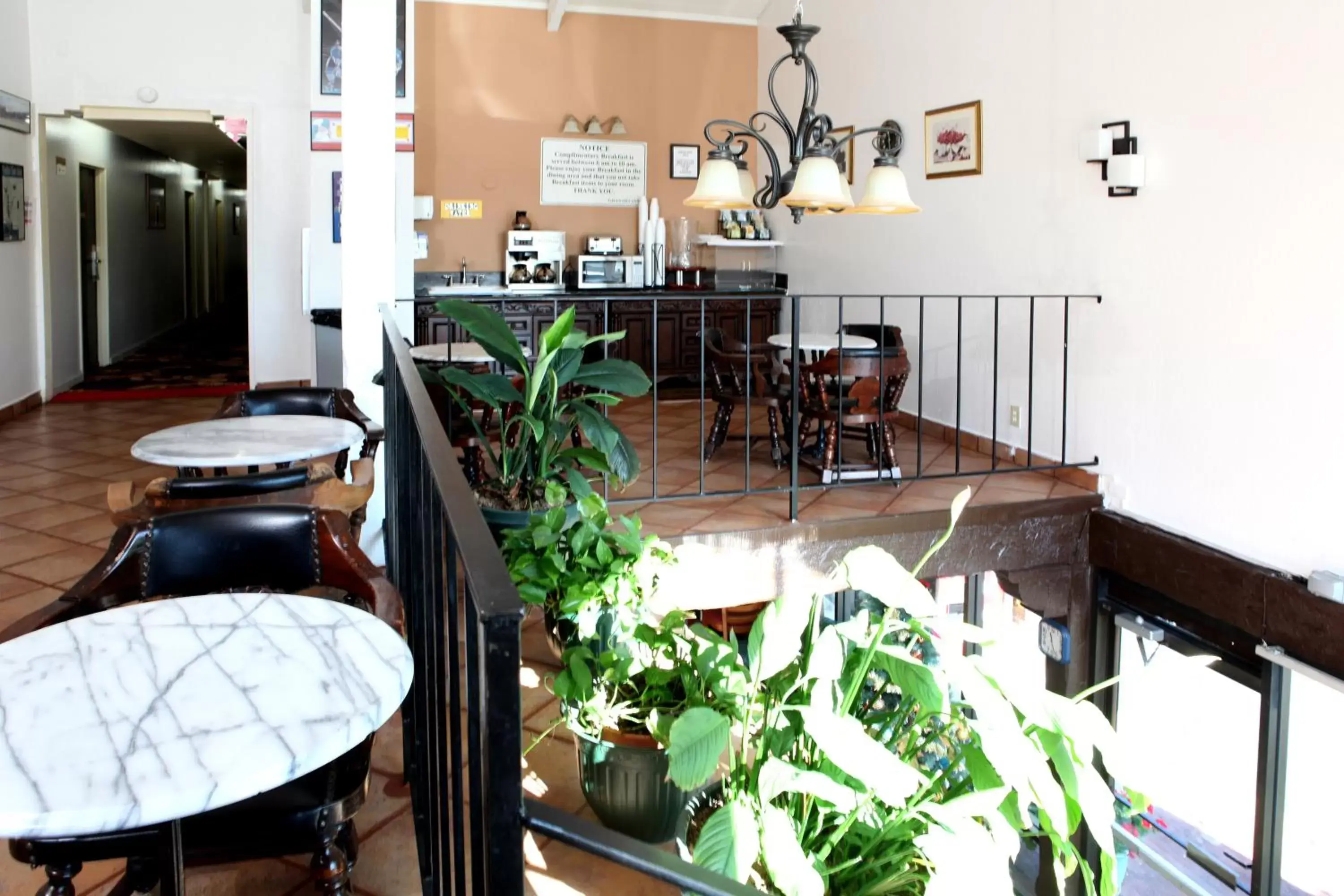 Breakfast, Restaurant/Places to Eat in Granada Inn