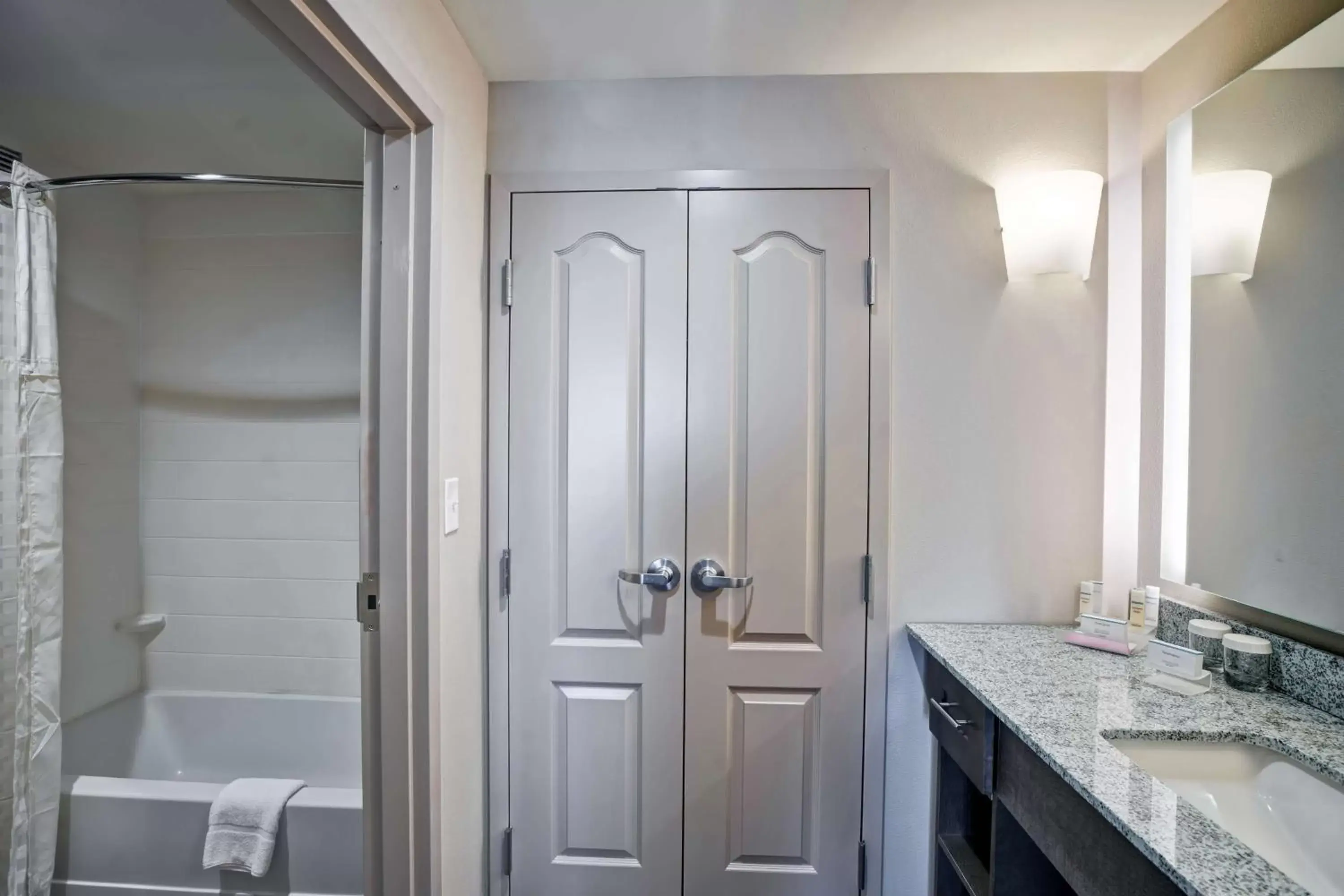 Bathroom in Homewood Suites by Hilton Nashville Franklin