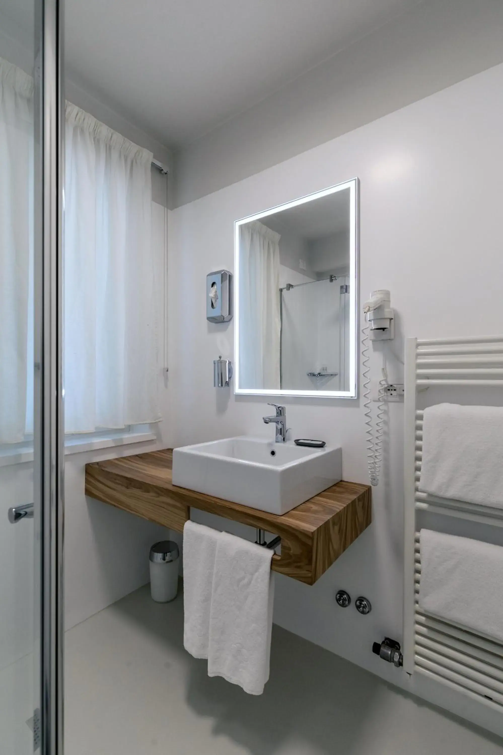 Bathroom in SeeLE Garda Hotel