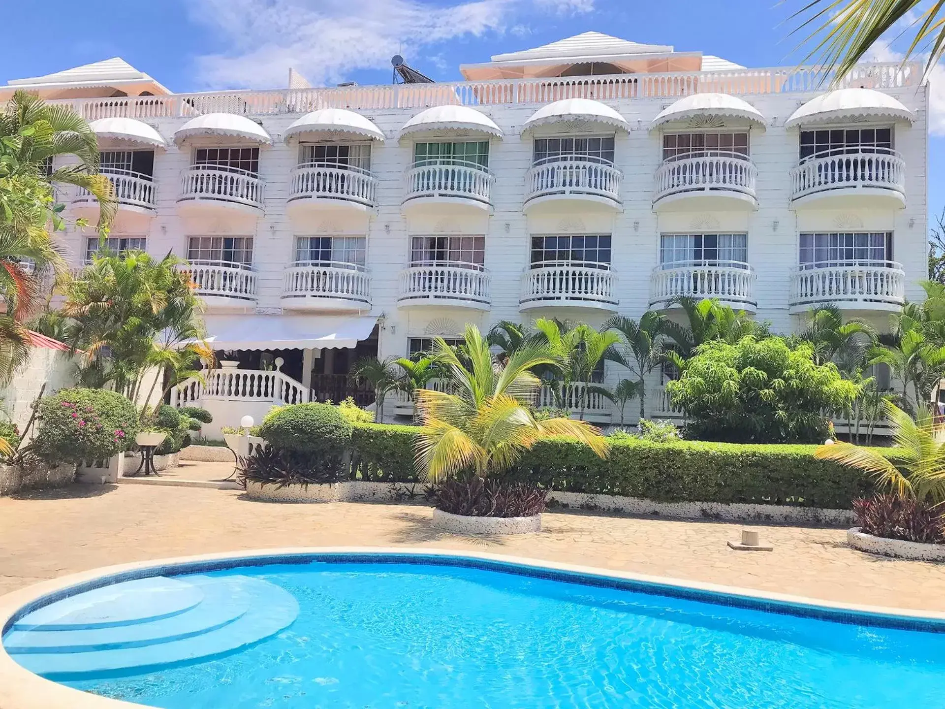 Property building, Swimming Pool in Piergiorgio Palace Hotel