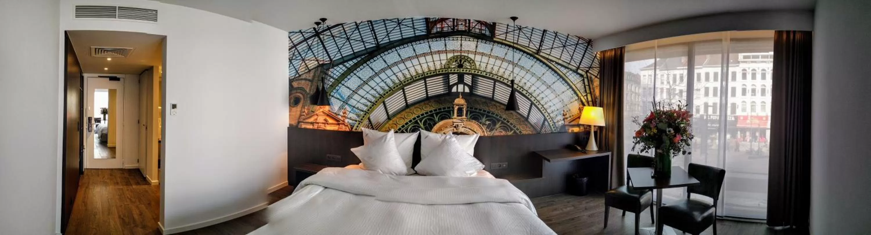 Bedroom in De Keyser Hotel