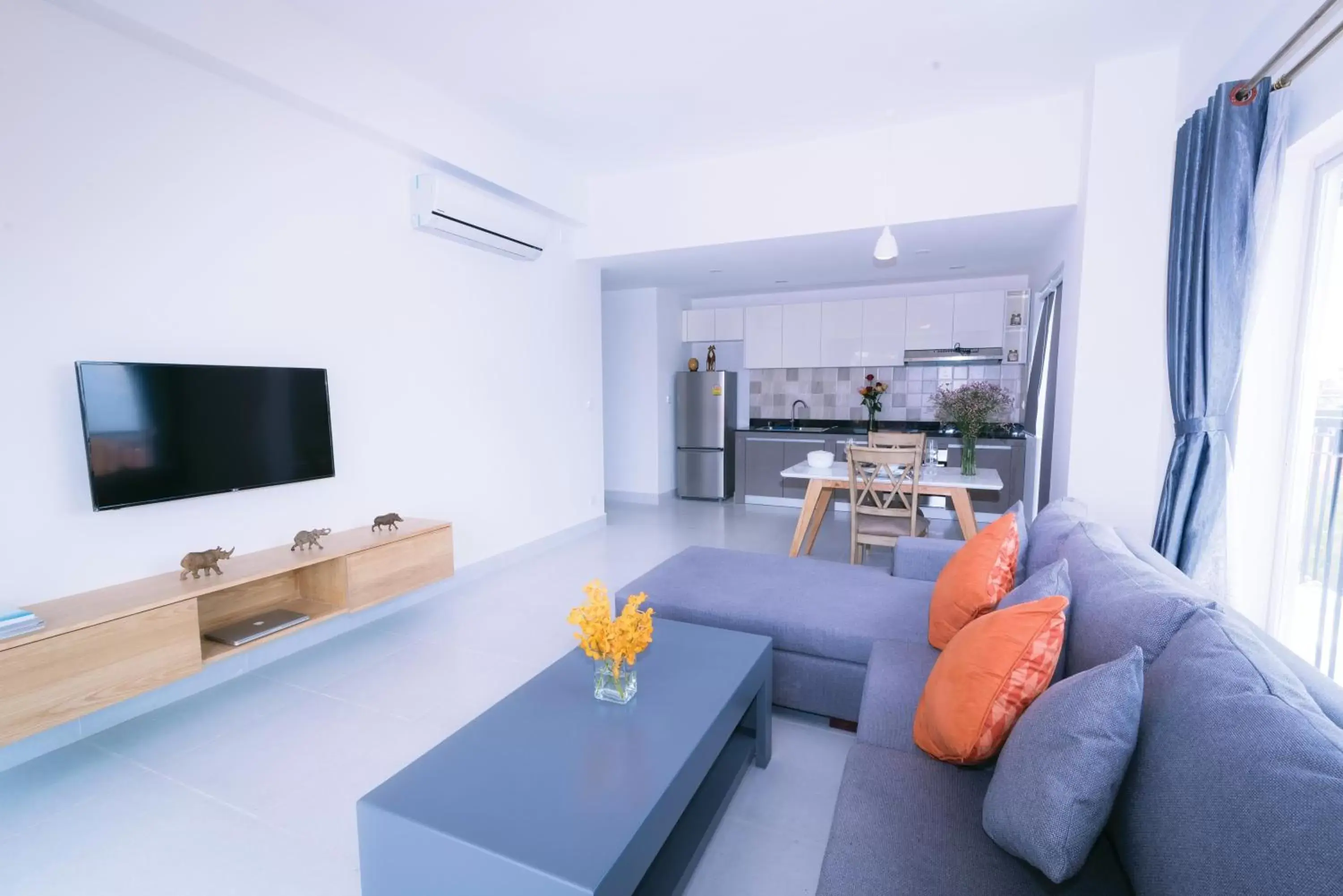 Living room, Seating Area in Sun Apartment