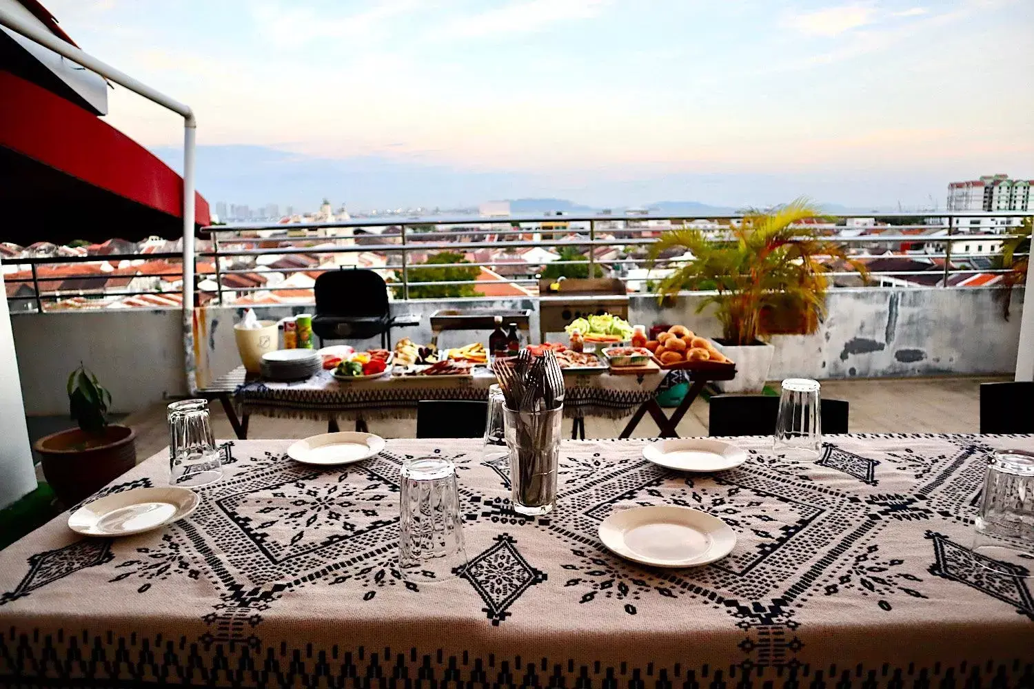 BBQ facilities, Restaurant/Places to Eat in Armenian Street Heritage Hotel