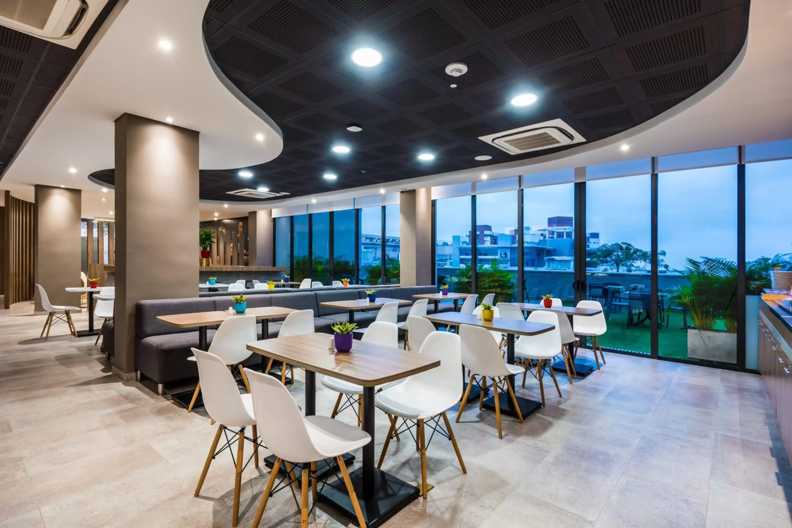 Restaurant/Places to Eat in ibis Barranquilla