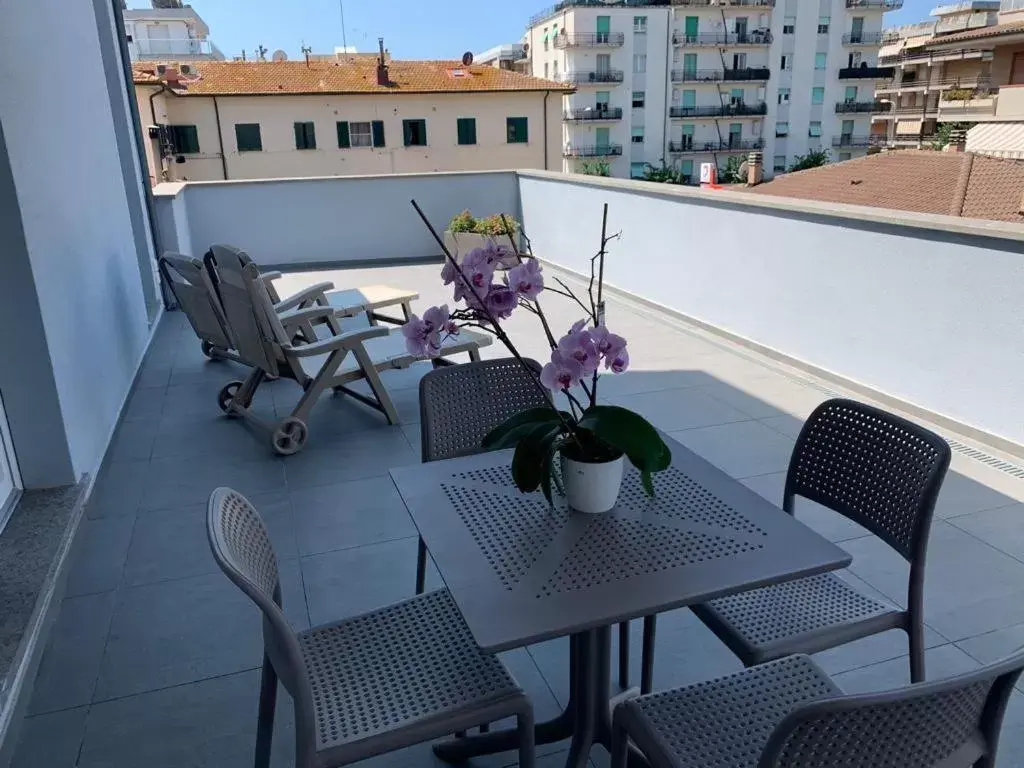 Balcony/Terrace in nautilus b&b suite design