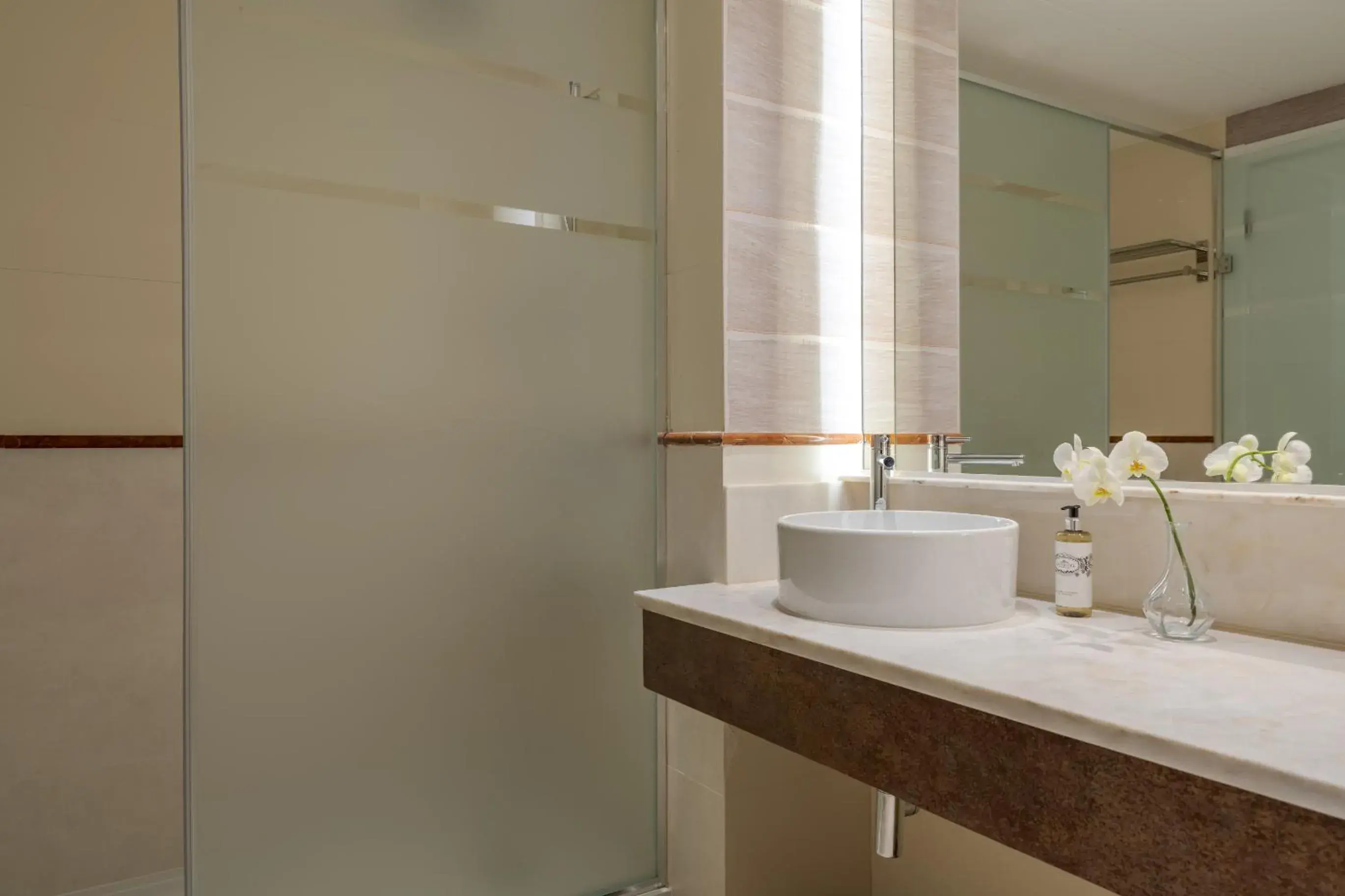 Bathroom in Pestana Delfim Beach & Golf Hotel