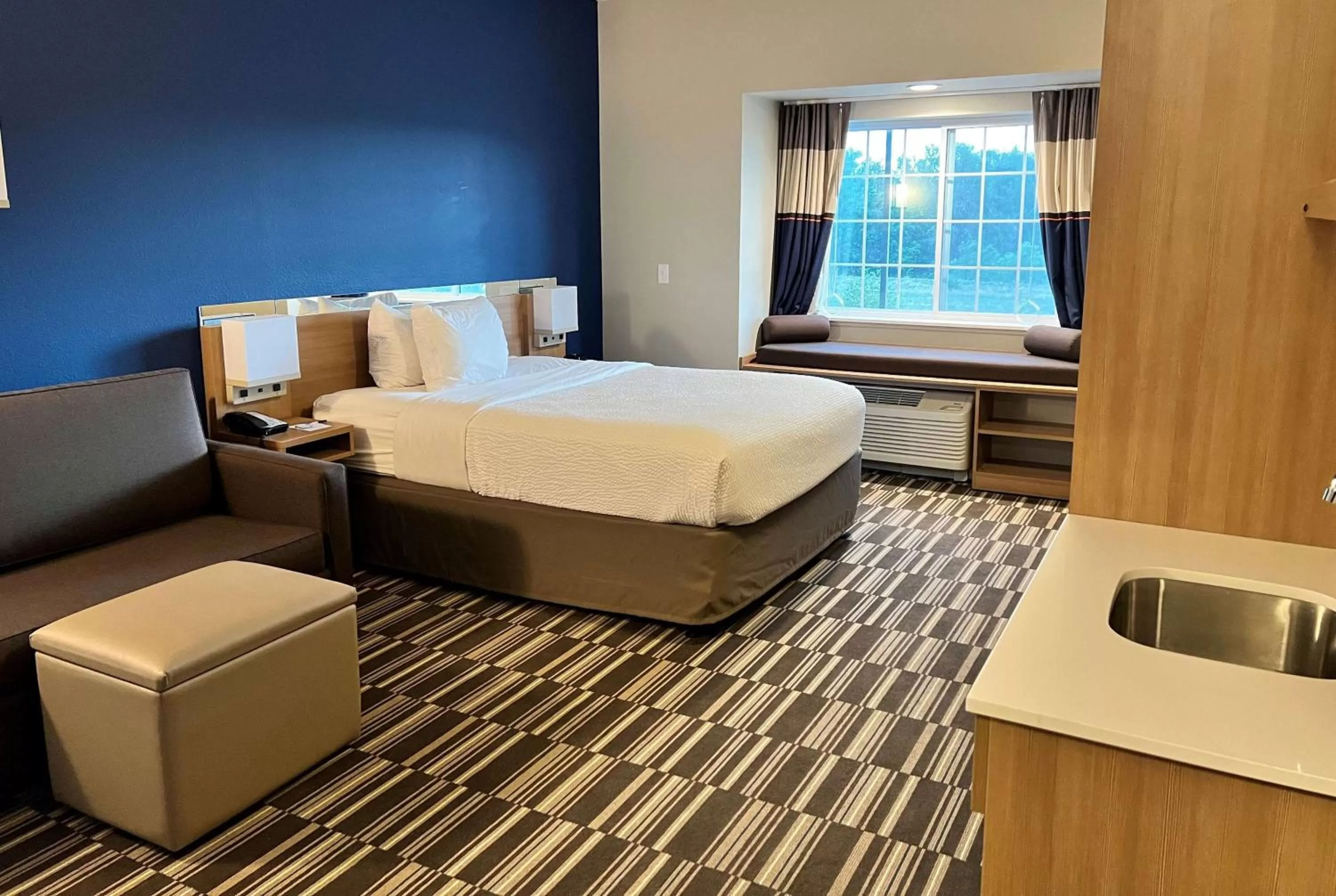 Bedroom, Bed in Microtel Inn & Suites by Wyndham Fountain Fort Carson