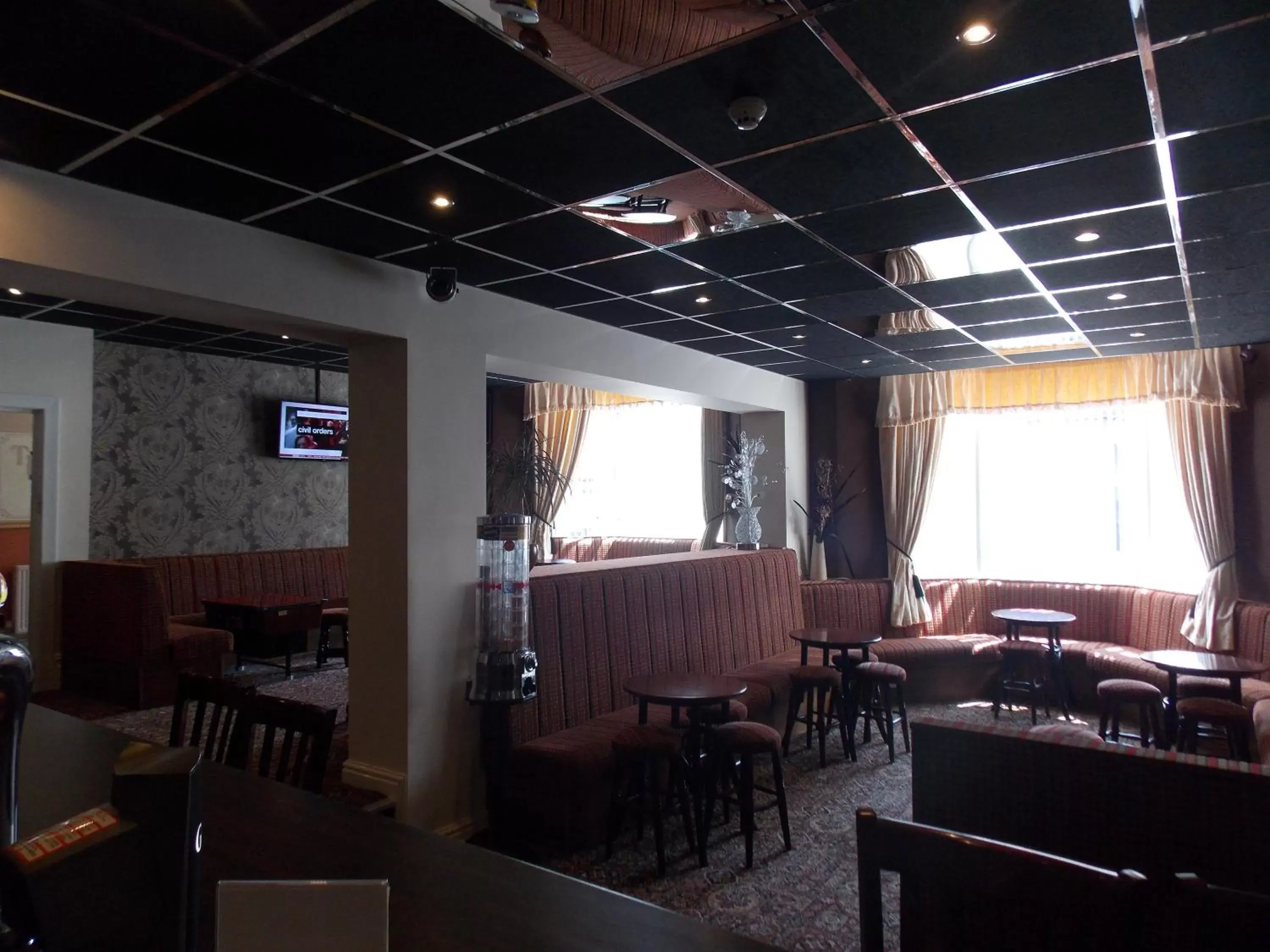 Lounge or bar, Restaurant/Places to Eat in The Trafford Hotel