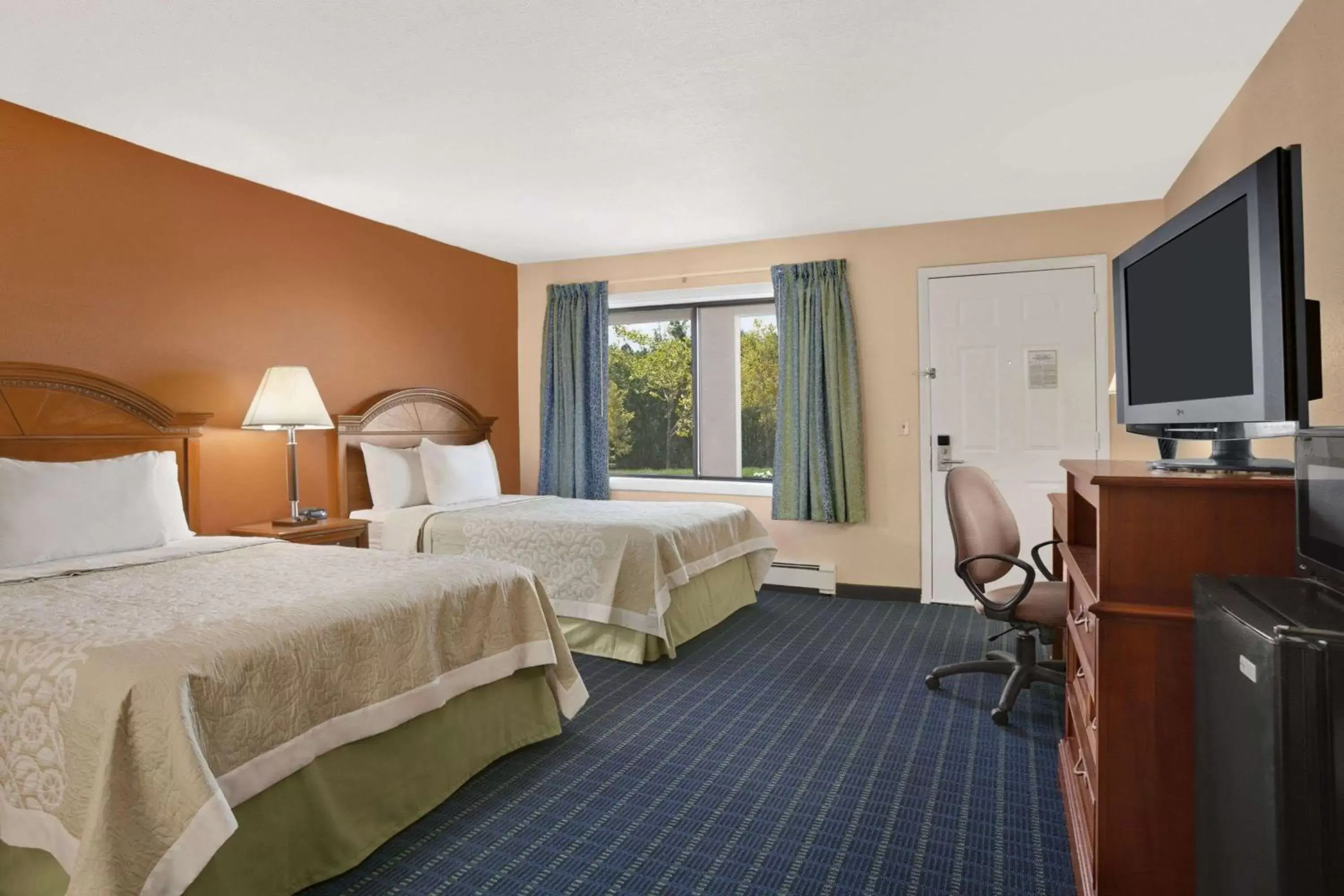 Photo of the whole room, Bed in Days Inn by Wyndham Middletown Photo of the whole room, Bed in Days Inn by Wyndham Middletown