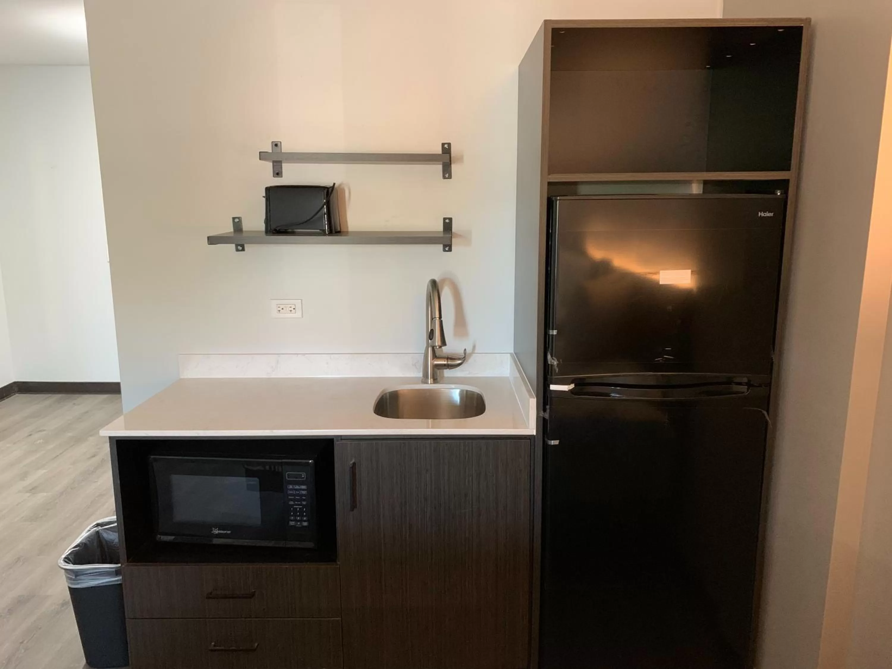 Kitchen or kitchenette in Studio 6 Rockford