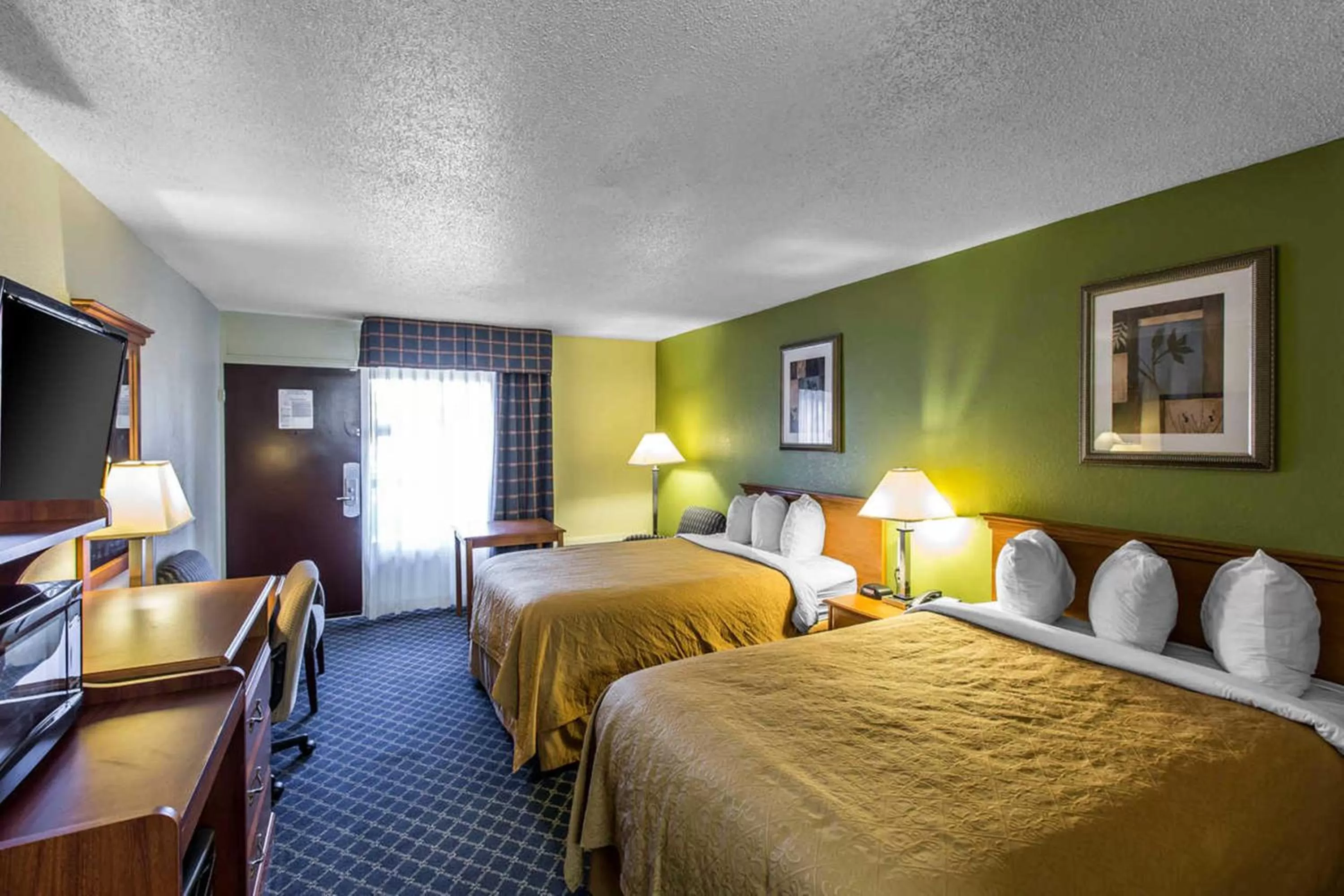 Double Room with Two Double Beds - Accessible/Non-Smoking in Quality Inn Savannah Midtown