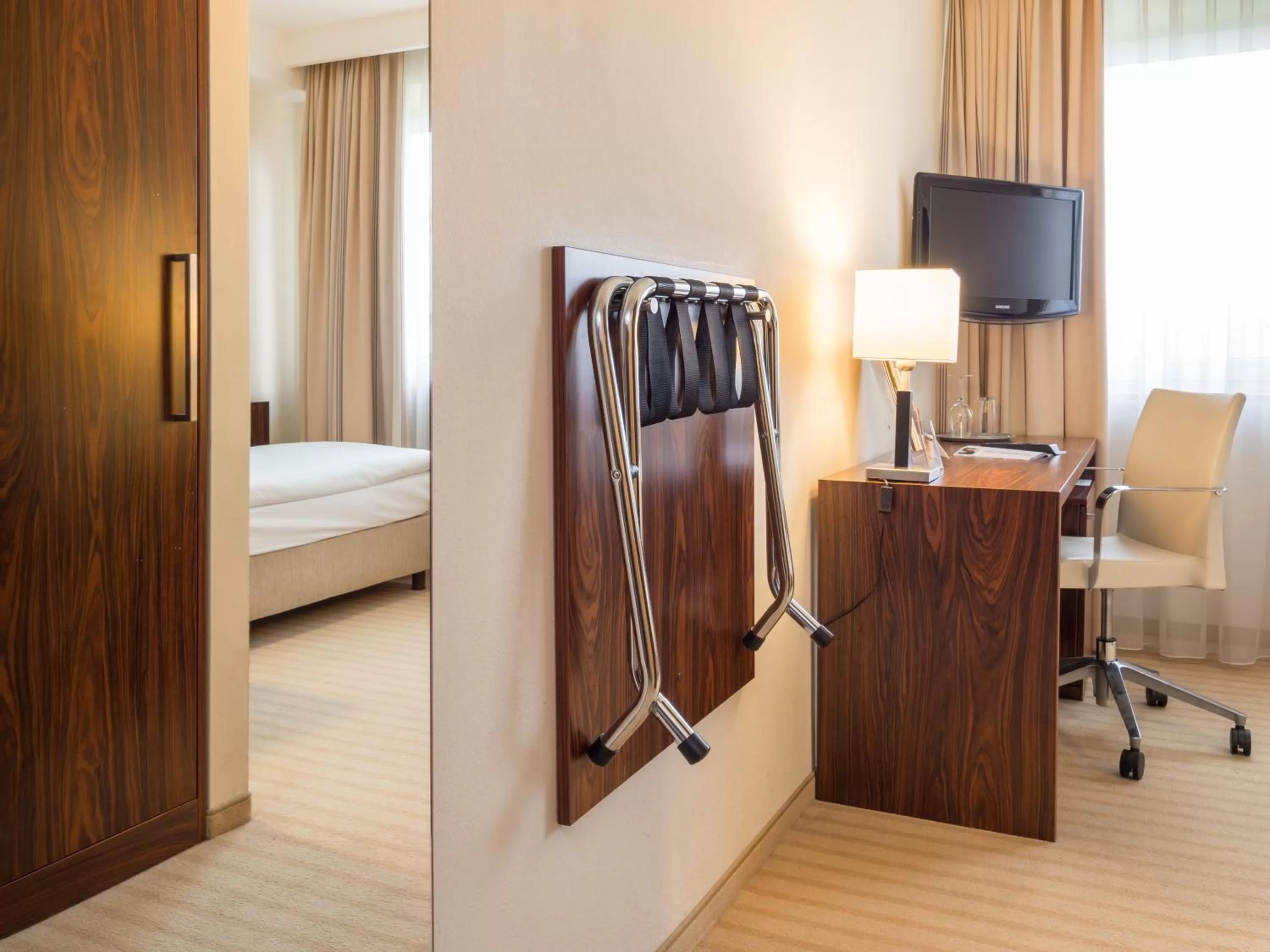 Photo of the whole room, Bed in Hotel an der Oper