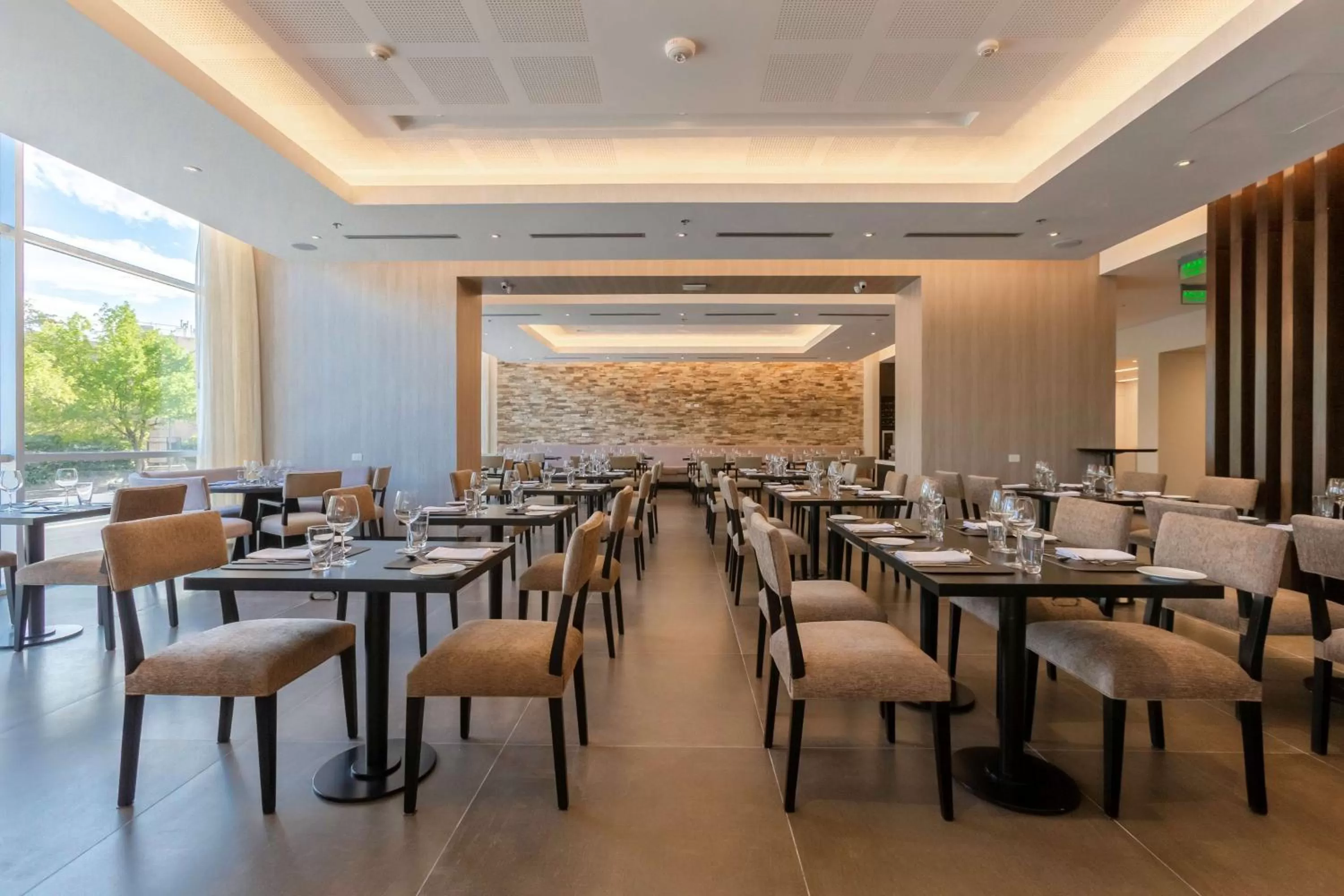 Restaurant/places to eat in Hilton Garden Inn Neuquen