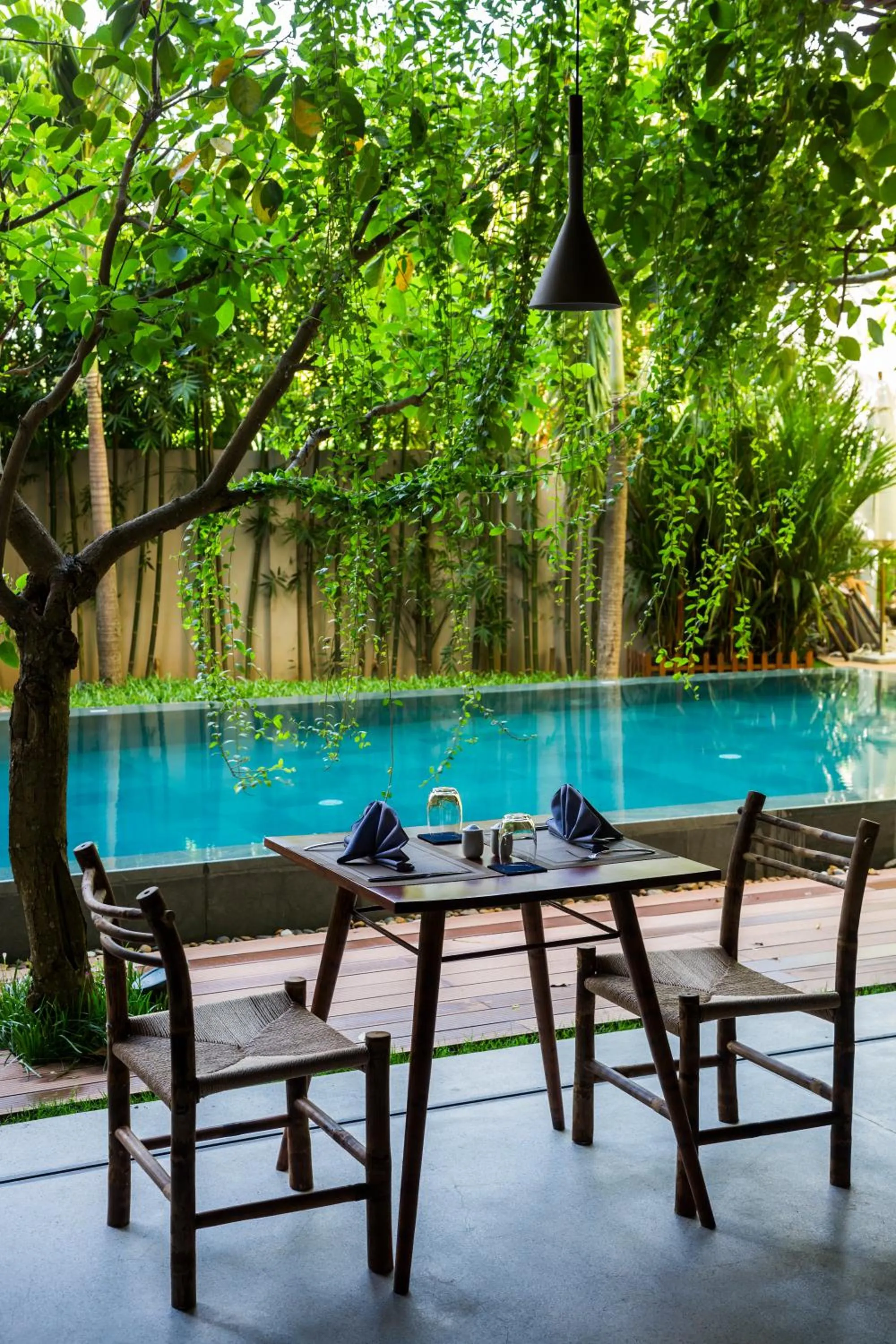 Restaurant/places to eat in Mulberry Collection Silk Eco