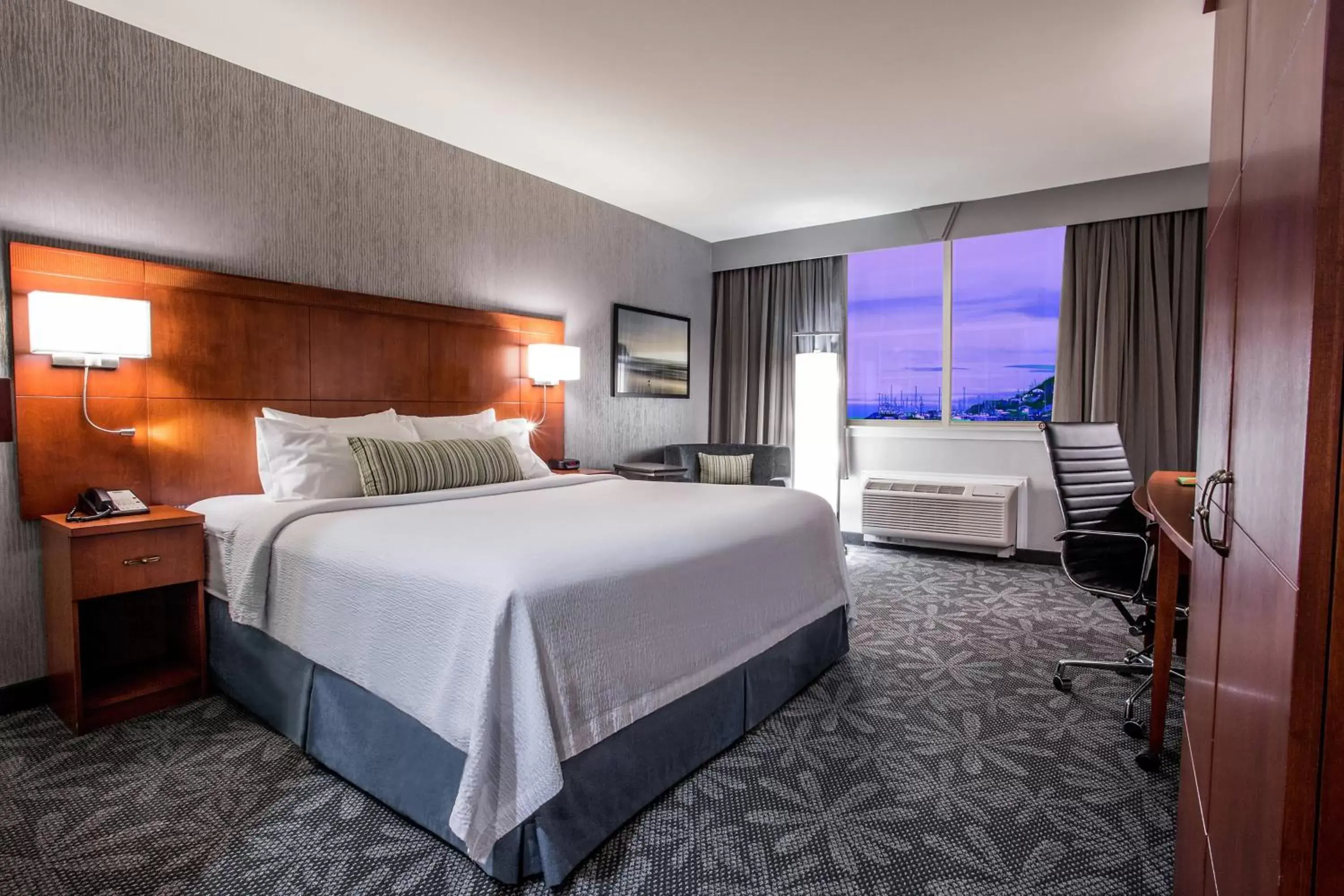 Photo of the whole room, Bed in Courtyard by Marriott St. John's Newfoundland