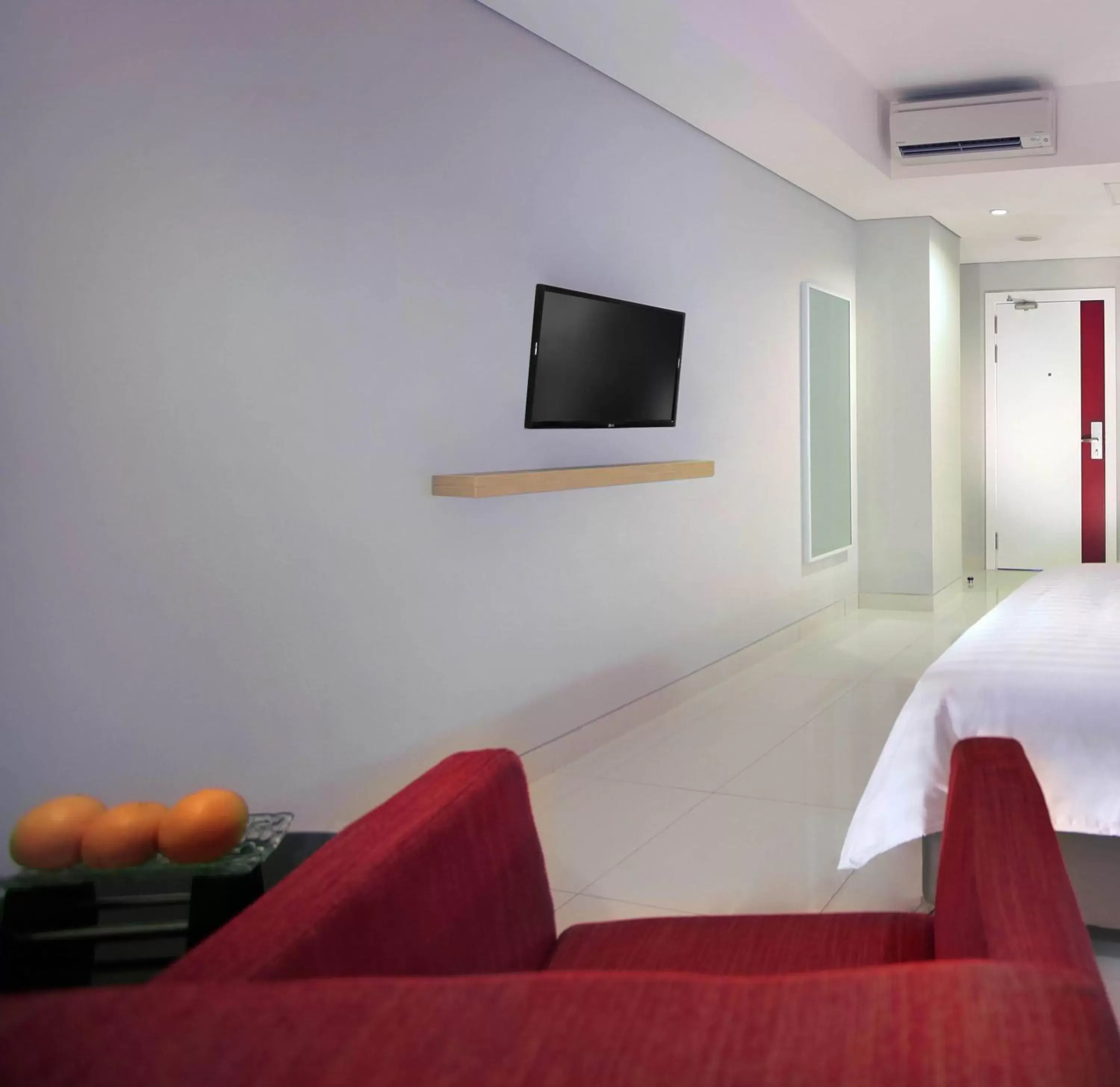 TV and multimedia, TV/Entertainment Center in favehotel - Pantai Losari Makassar