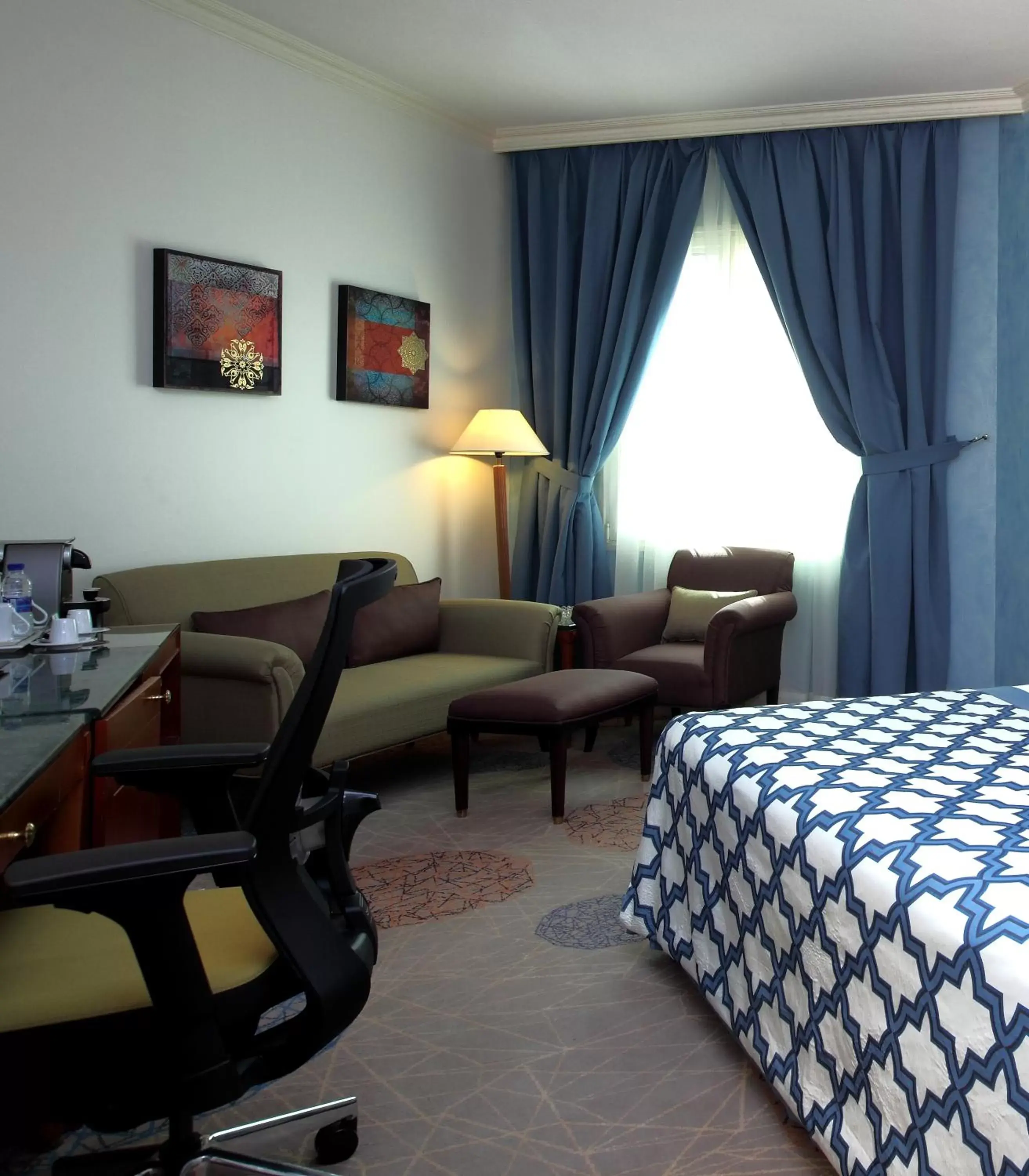 Seating area in Holiday Inn Al Khobar, an IHG Hotel