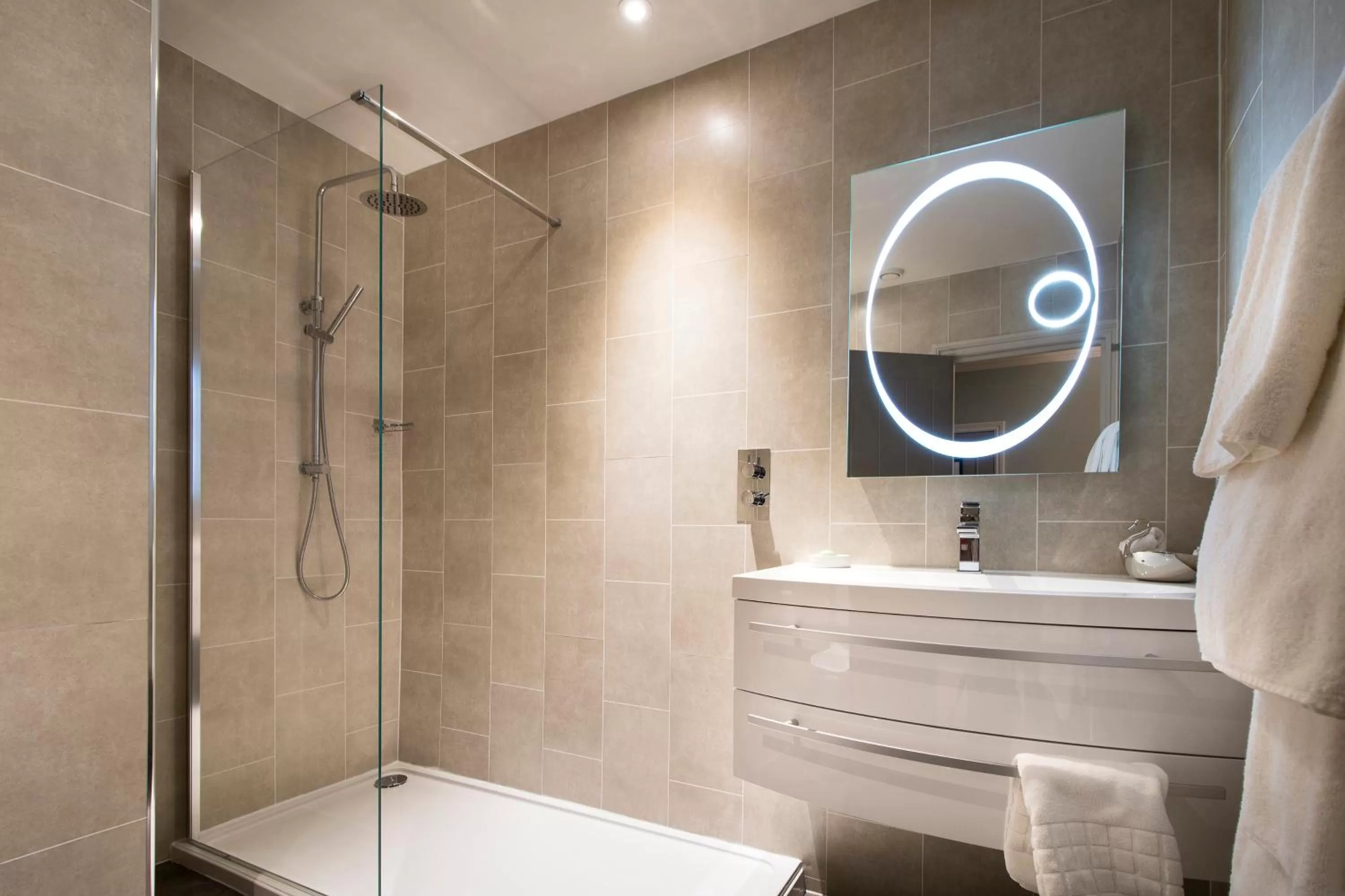 Bathroom in The Swan Hotel, Wells, Somerset - The Coaching Inn Group
