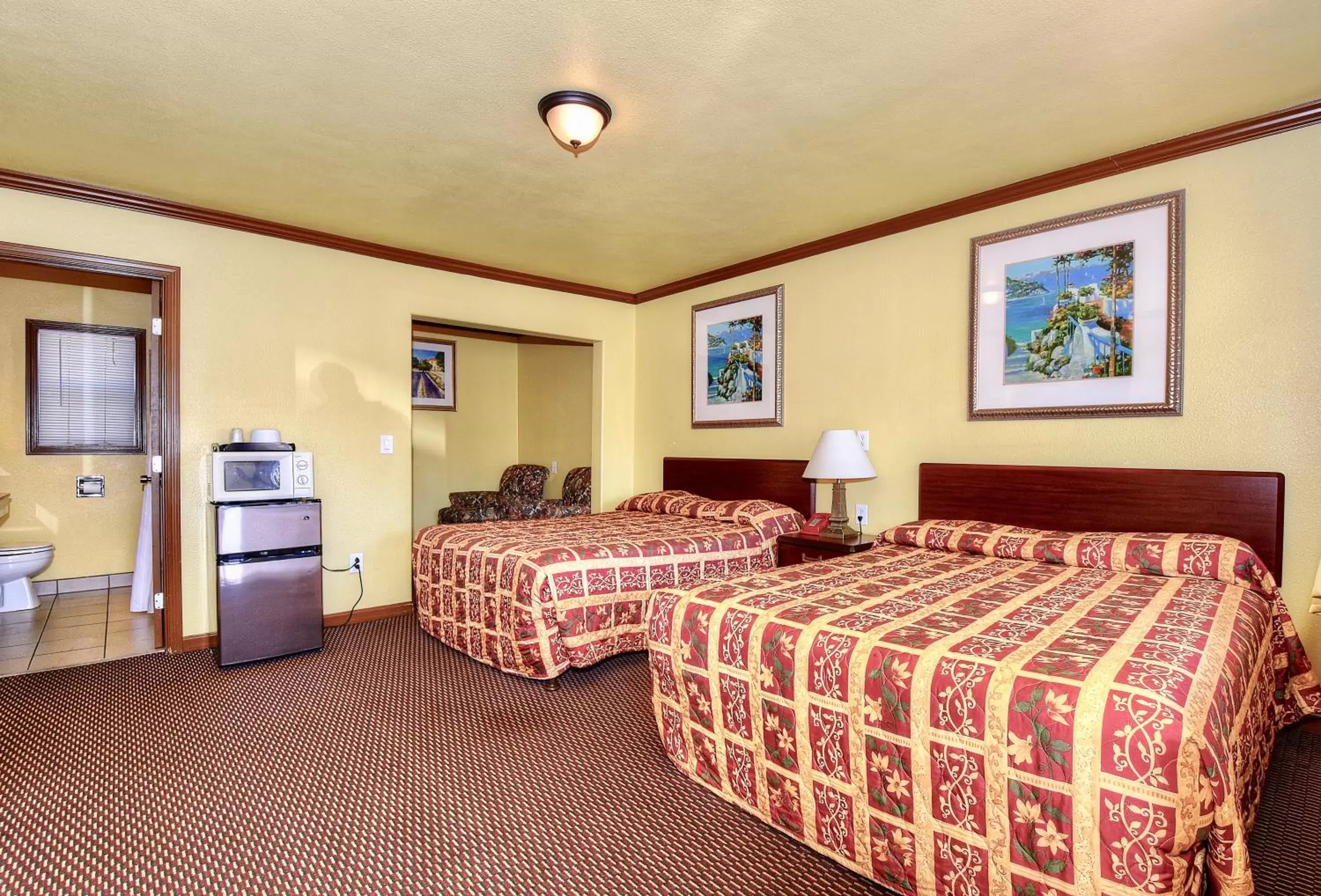 Photo of the whole room, Bed in Bayside Inn