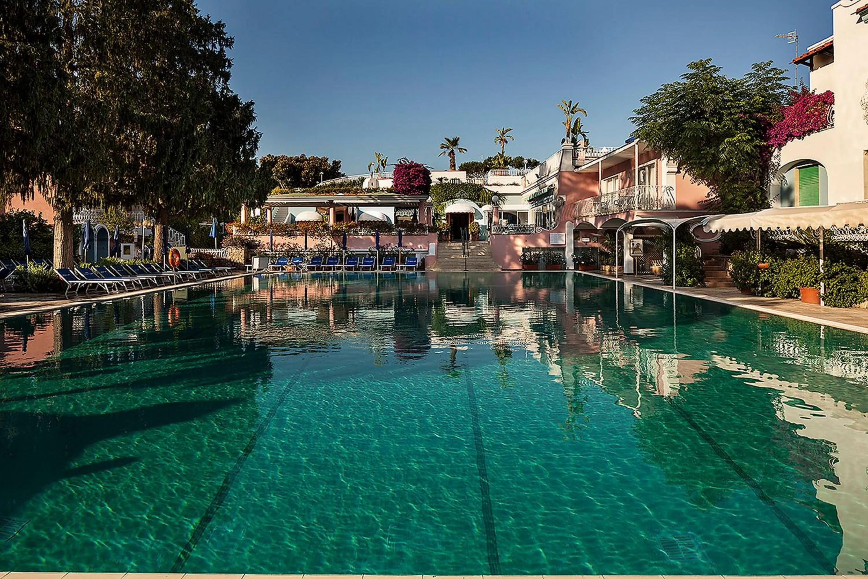 Swimming pool in Hotel Continental Ischia