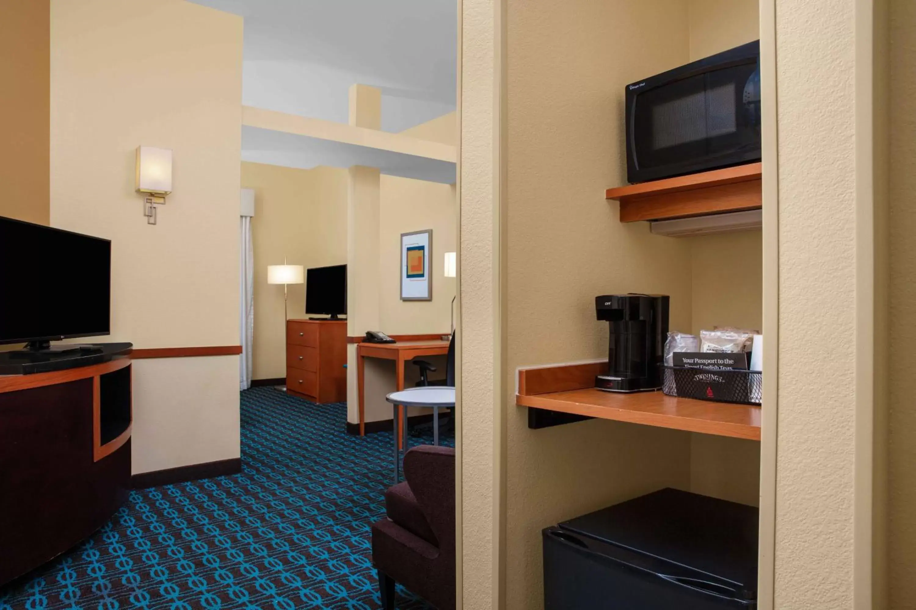 Photo of the whole room, TV/Entertainment Center in Fairfield Inn & Suites by Marriott Augusta Fort Gordon Area