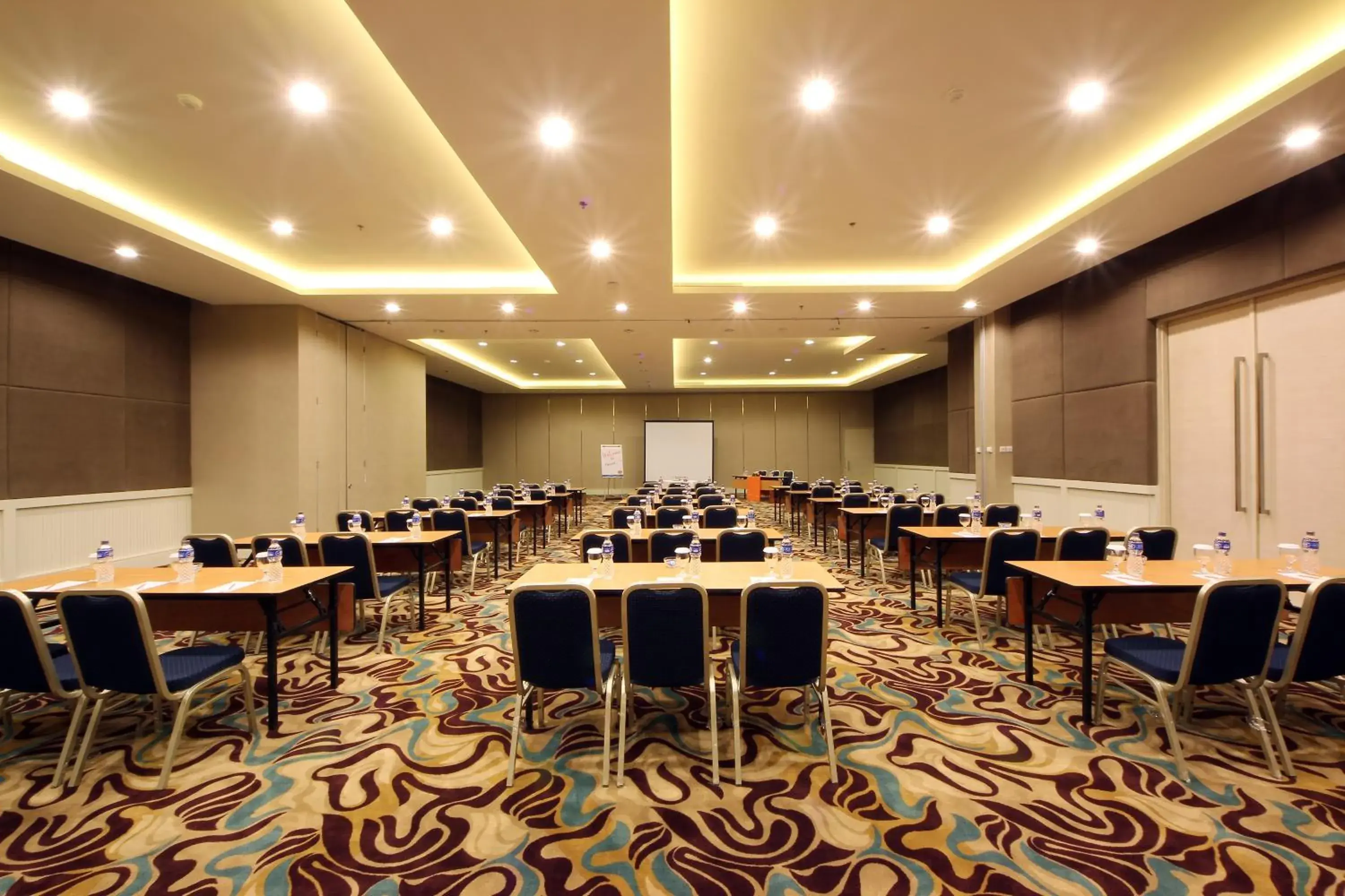 Banquet/Function facilities in POP! Hotel Festival Citylink - Bandung