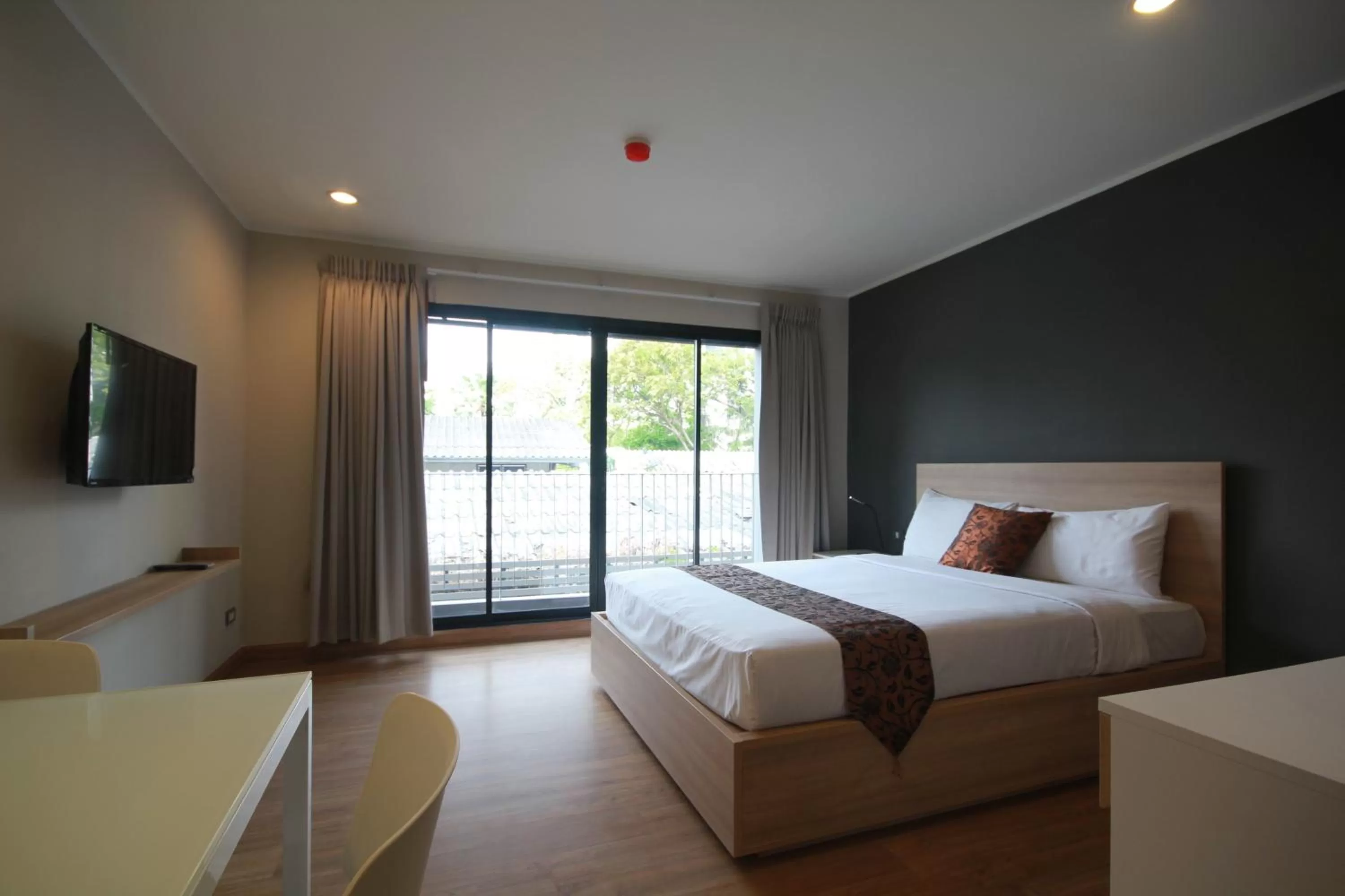 Bedroom, Bed in Sereine Sukhumvit 39