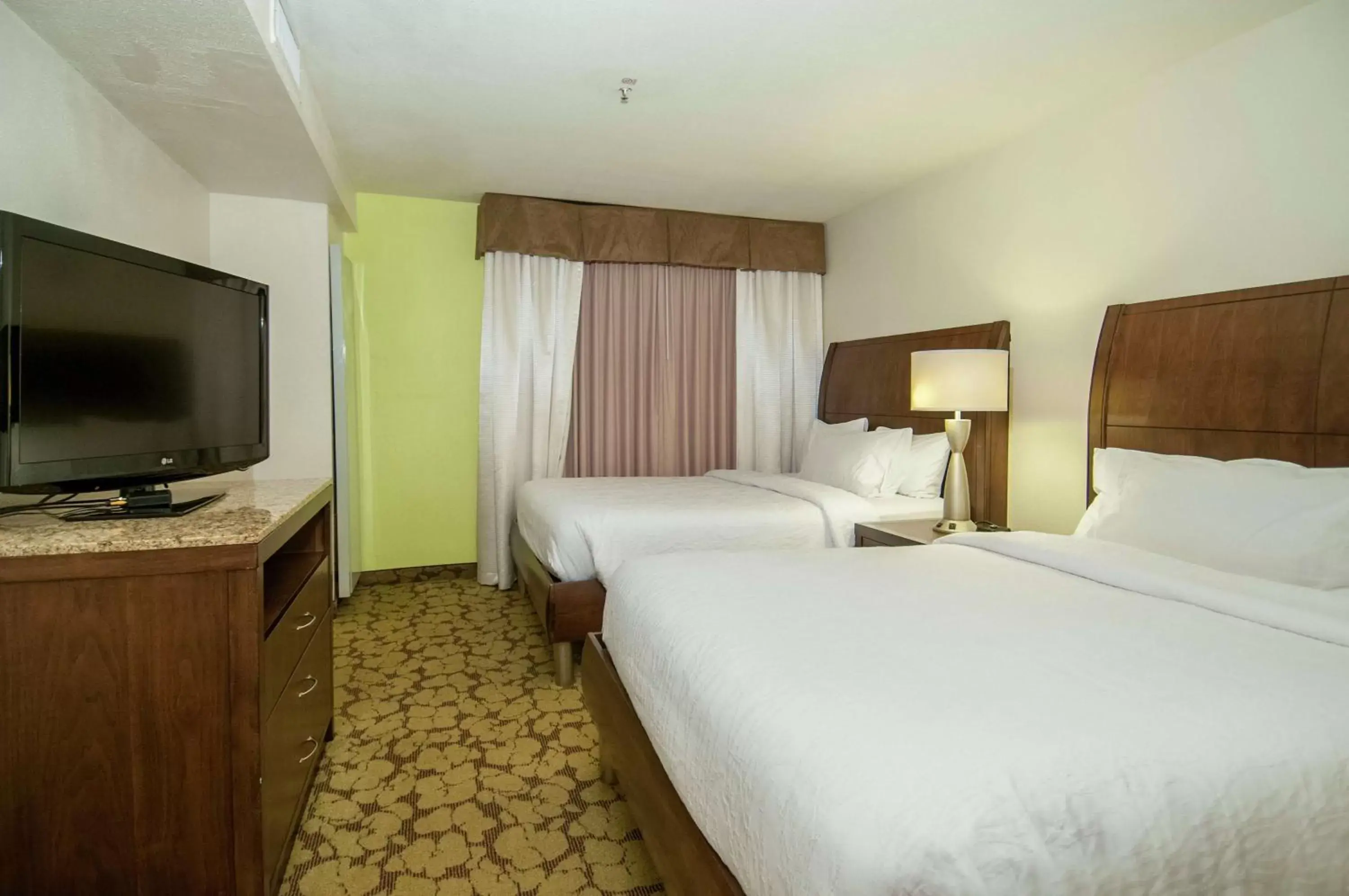 Bedroom, Bed in Hilton Garden Inn New Orleans Airport