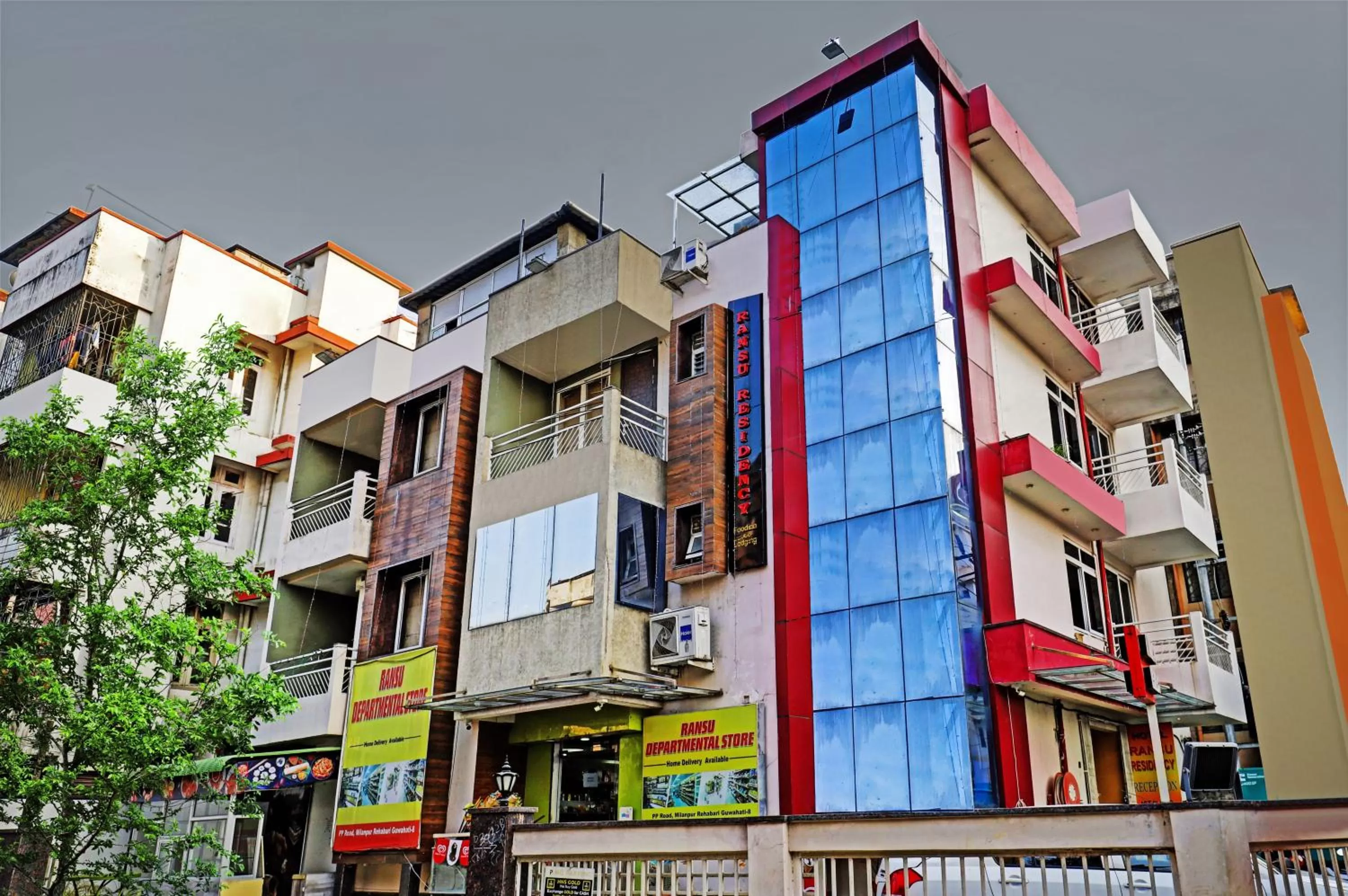 Property building in Itsy Hotels Ransu Residency