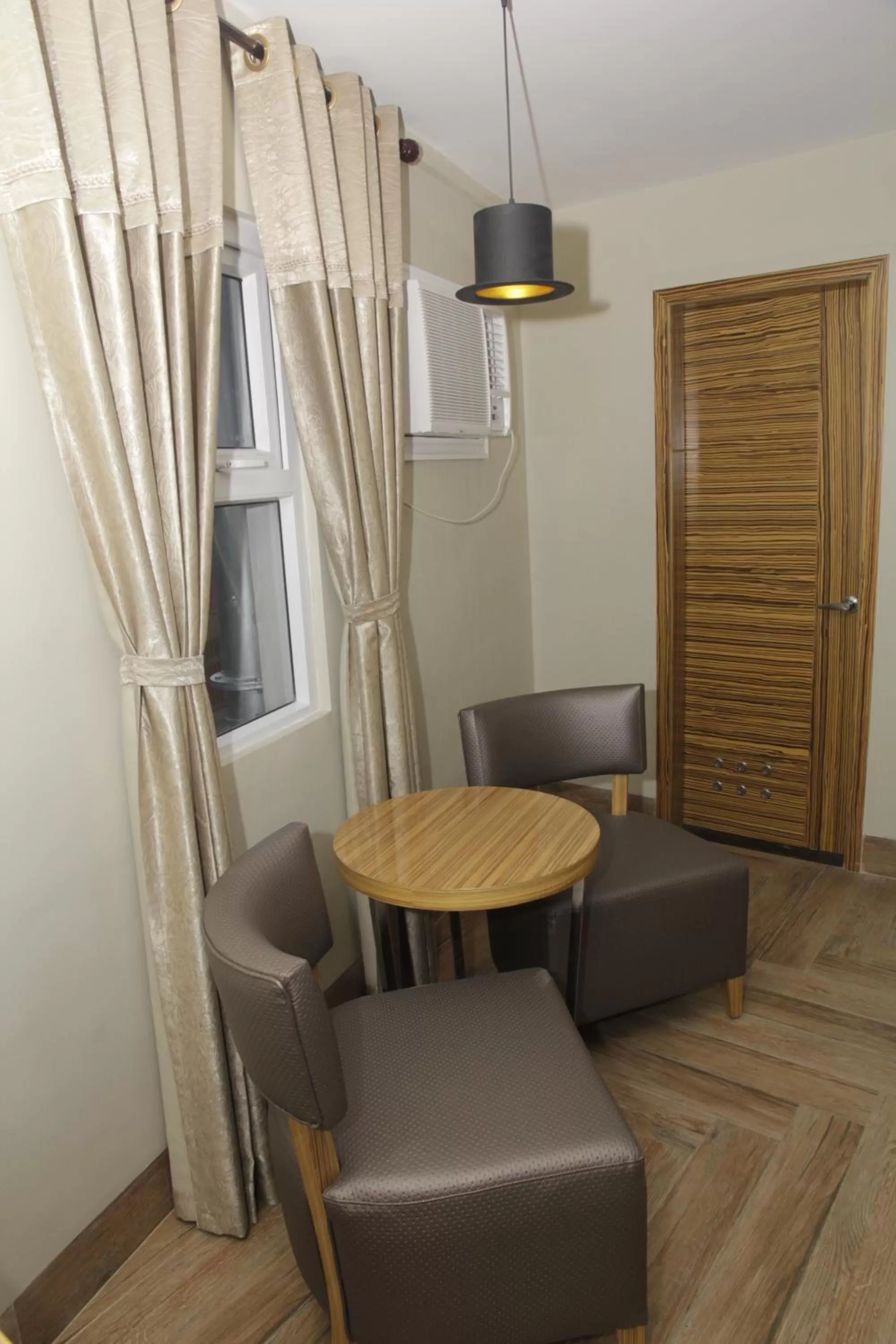 Seating area in Sun Star Grand Hotel