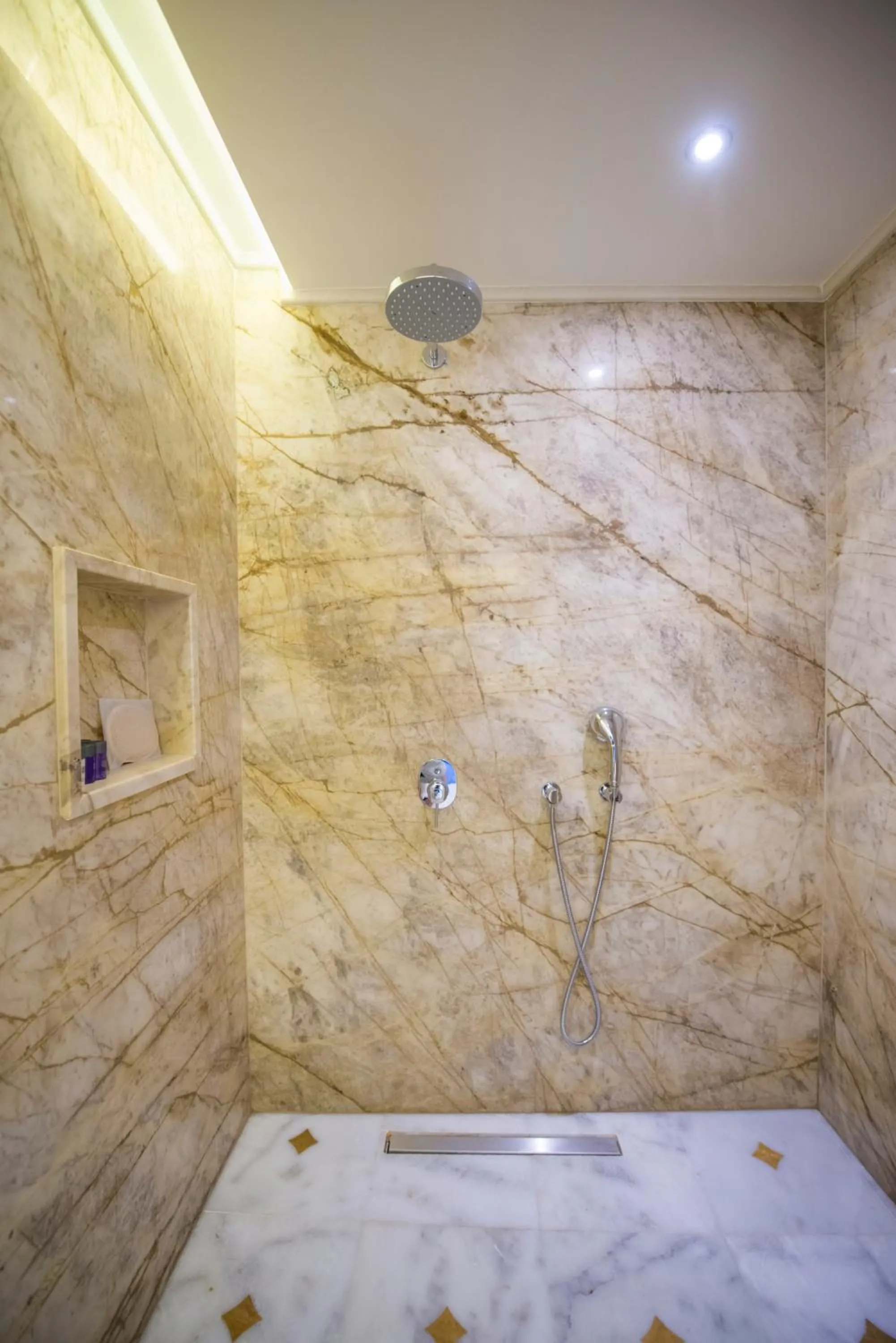 Shower in Casa Margot Hotel - Adults Only