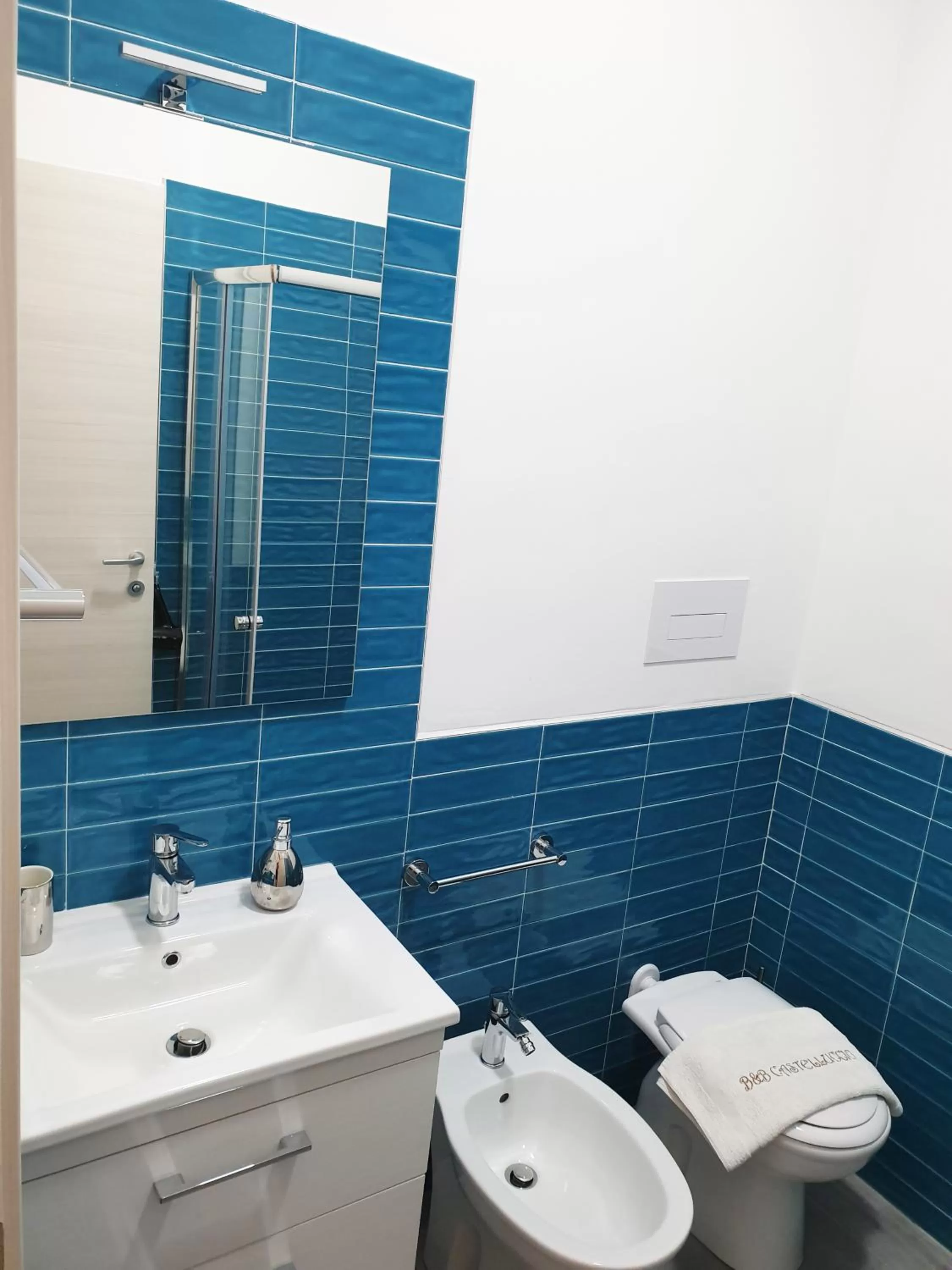 Shower in B&B Castelluccio