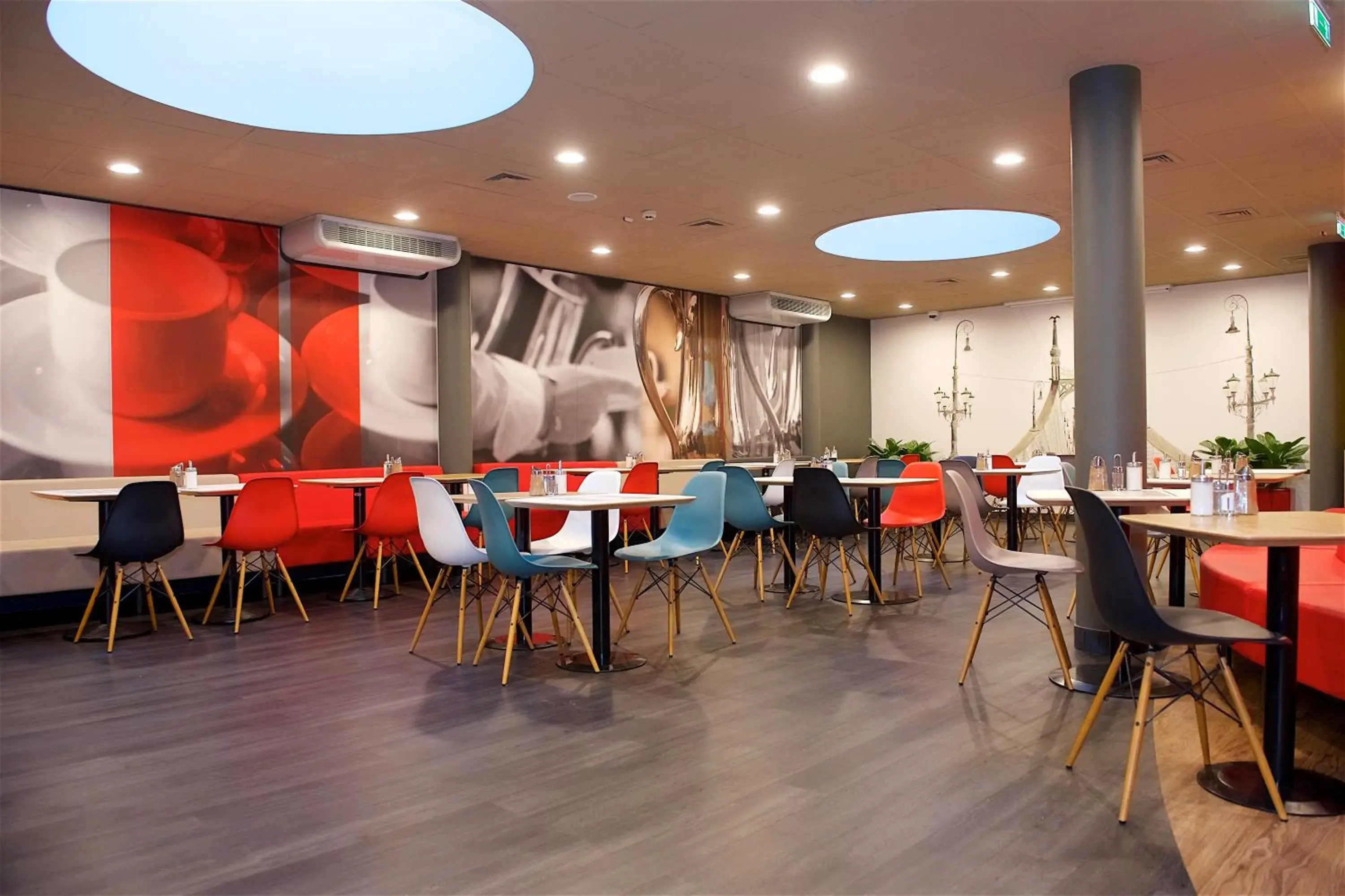 Buffet breakfast, Restaurant/Places to Eat in Ibis Budapest Centrum