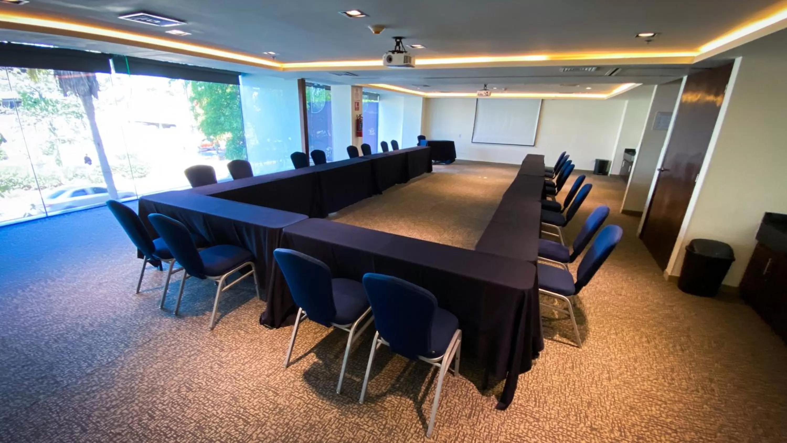 Meeting/conference room in Holiday Inn Express Culiacan by IHG