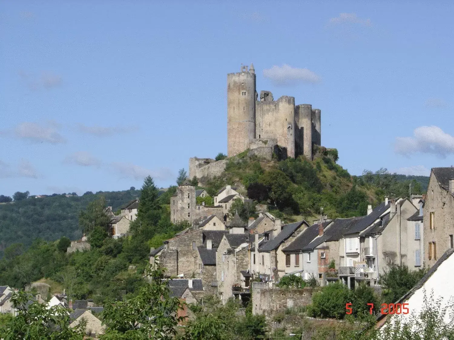 Nearby landmark in Logis Hôtel-Restaurant Le Commerce